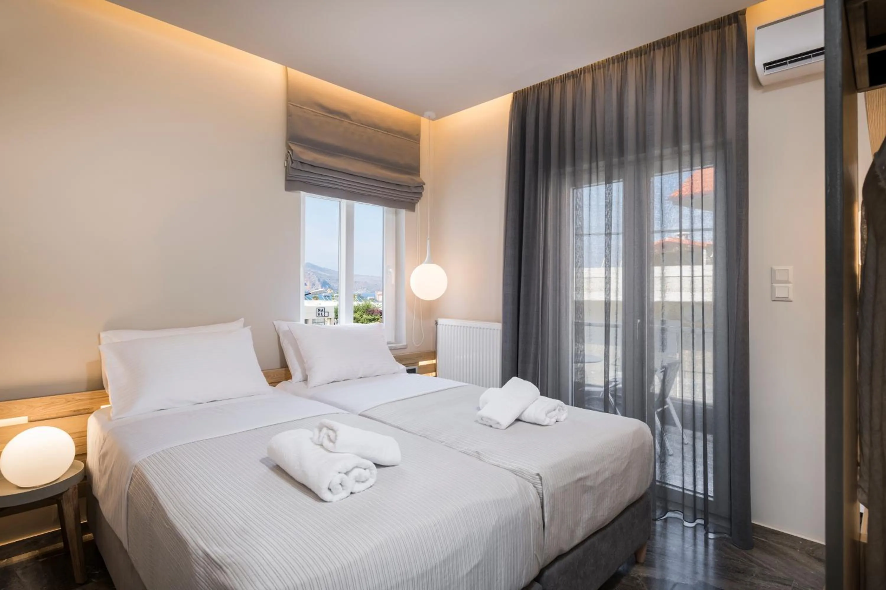 Balcony/Terrace, Bed in Sun Ray Luxury Apartments