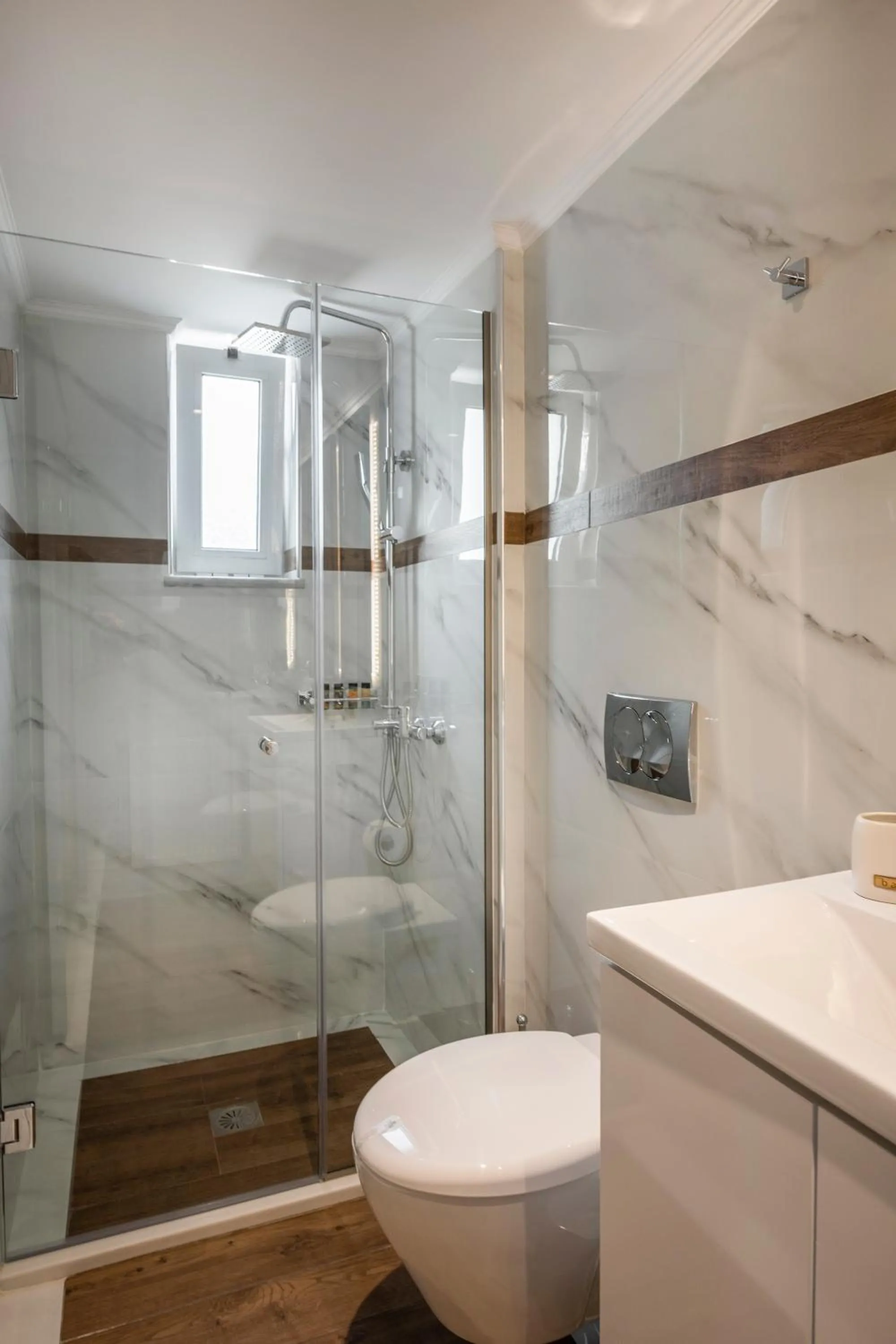 Shower in Sun Ray Luxury Apartments