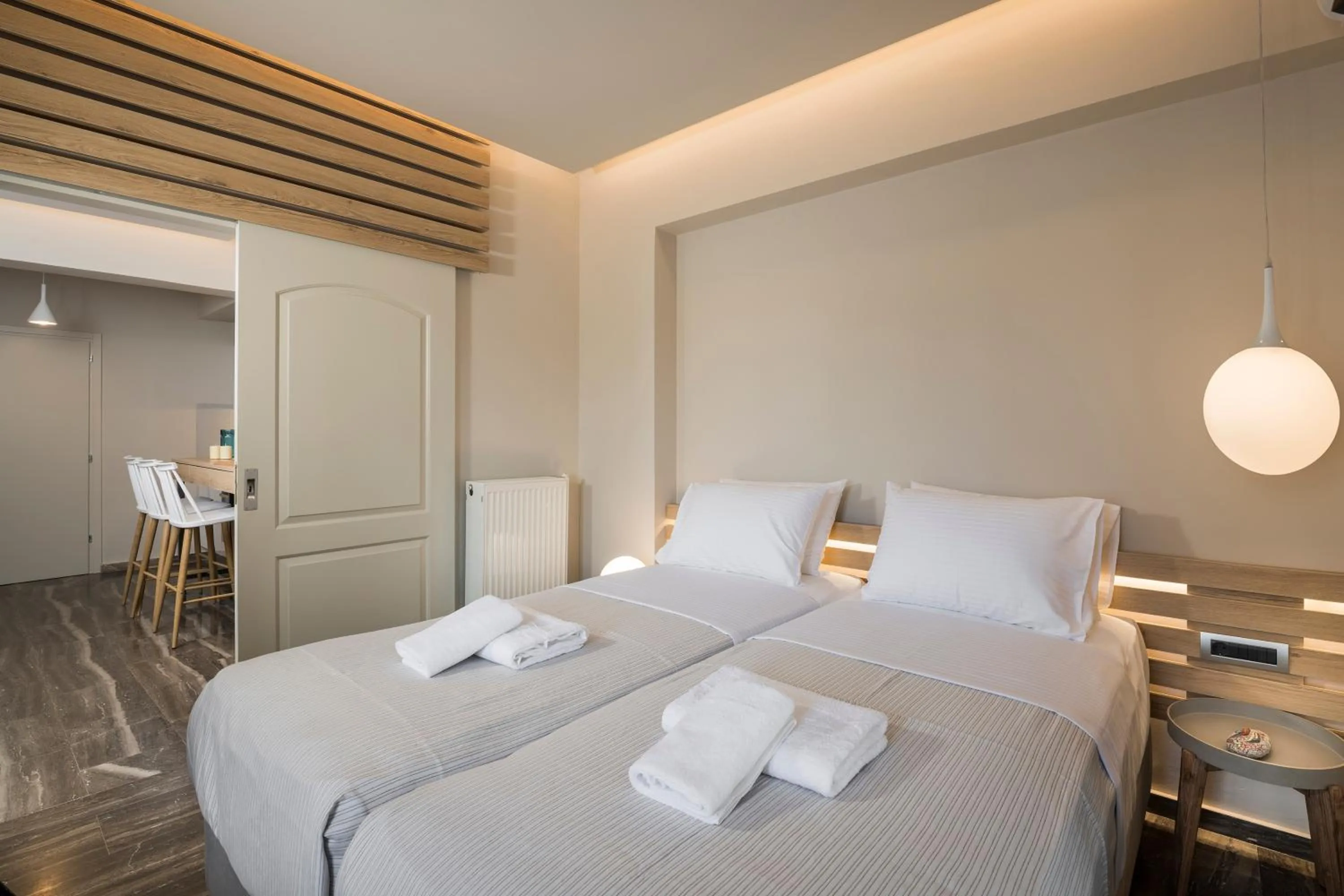 Bedroom, Bed in Sun Ray Luxury Apartments