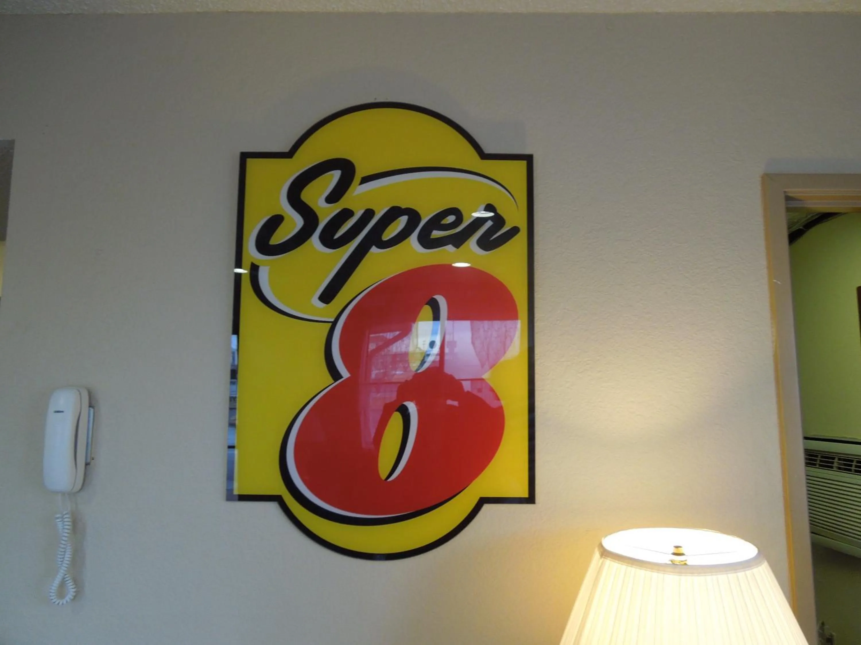 Decorative detail in Super 8 by Wyndham Harrisonburg