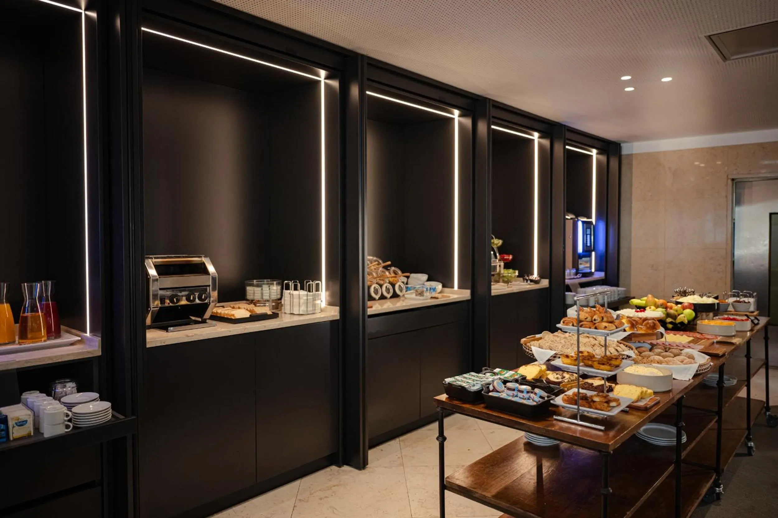 Breakfast in Hotel Dom Carlos Park