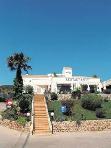 Facade/entrance in Alte Hotel Facade/entrance in Alte Hotel