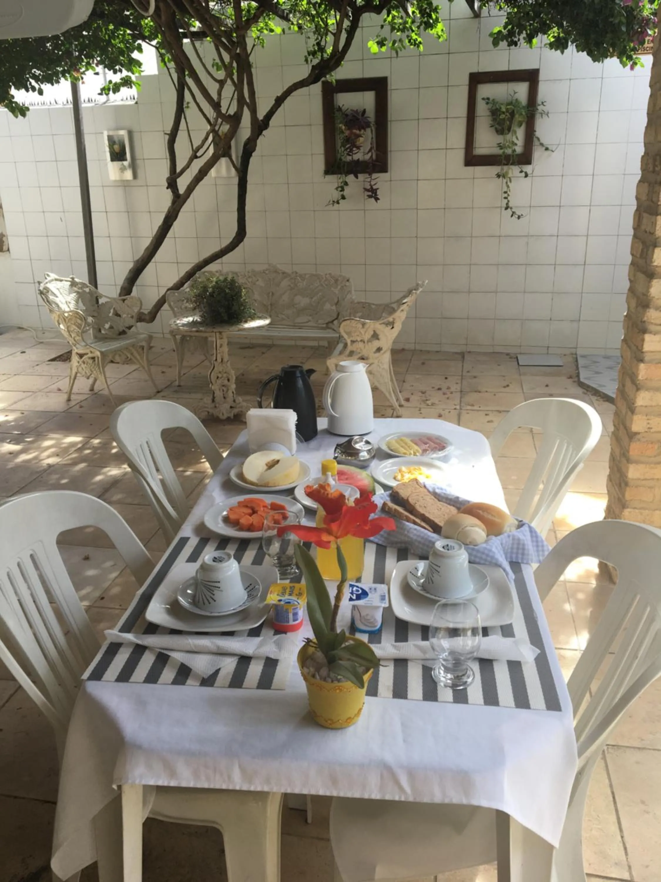 Breakfast in Hotel - Apart-hotel Chalé Executivo