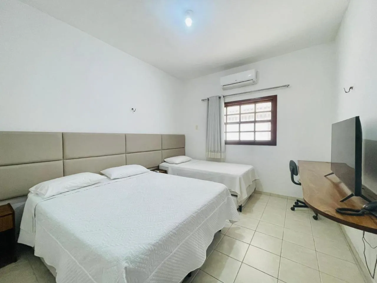 View (from property/room), Bed in Hotel - Apart-hotel Chalé Executivo