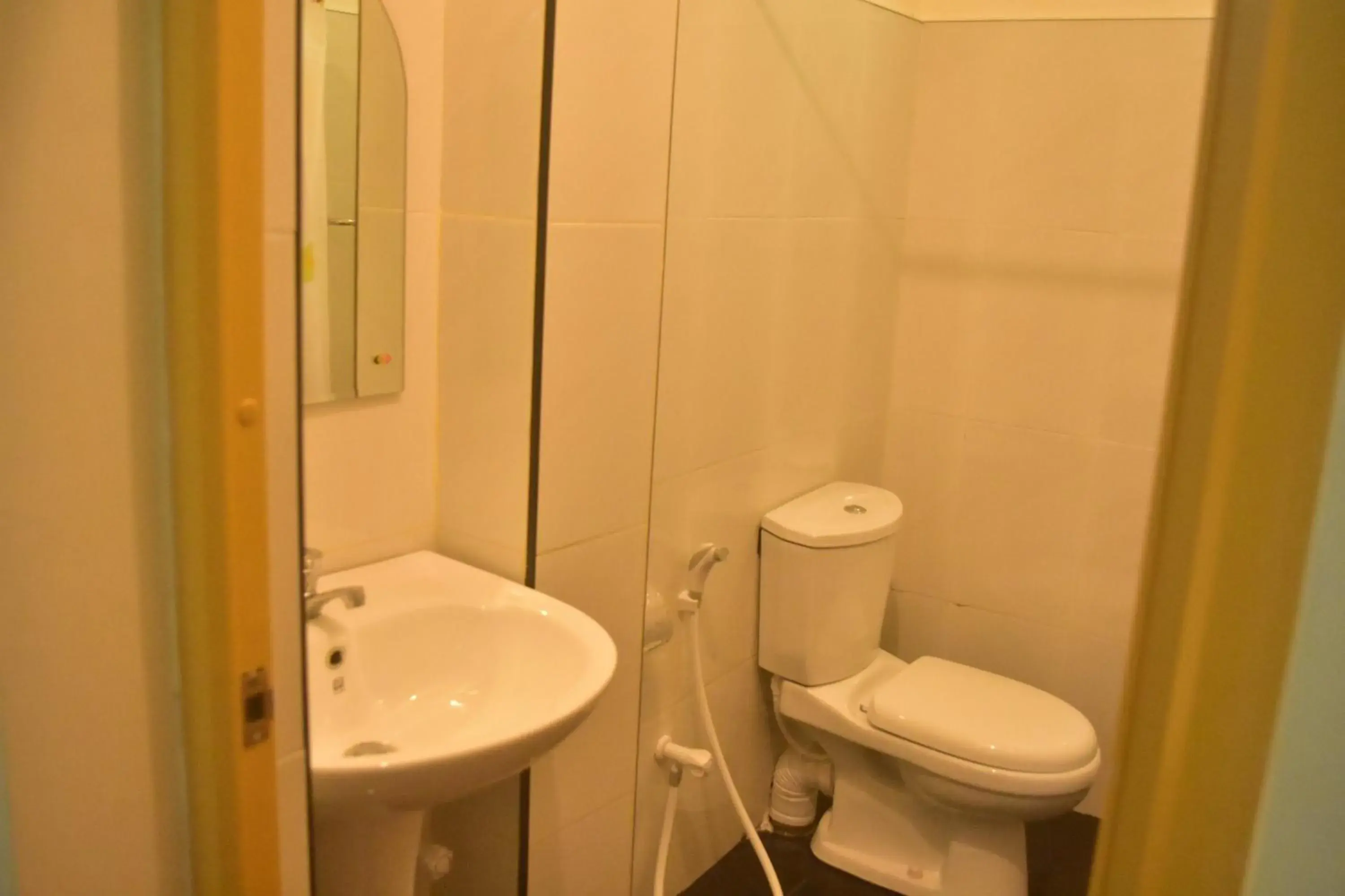 Double Room with Mountain View in Kandy Dilruk Homestay Double Room with Mountain View in Kandy Dilruk Homestay