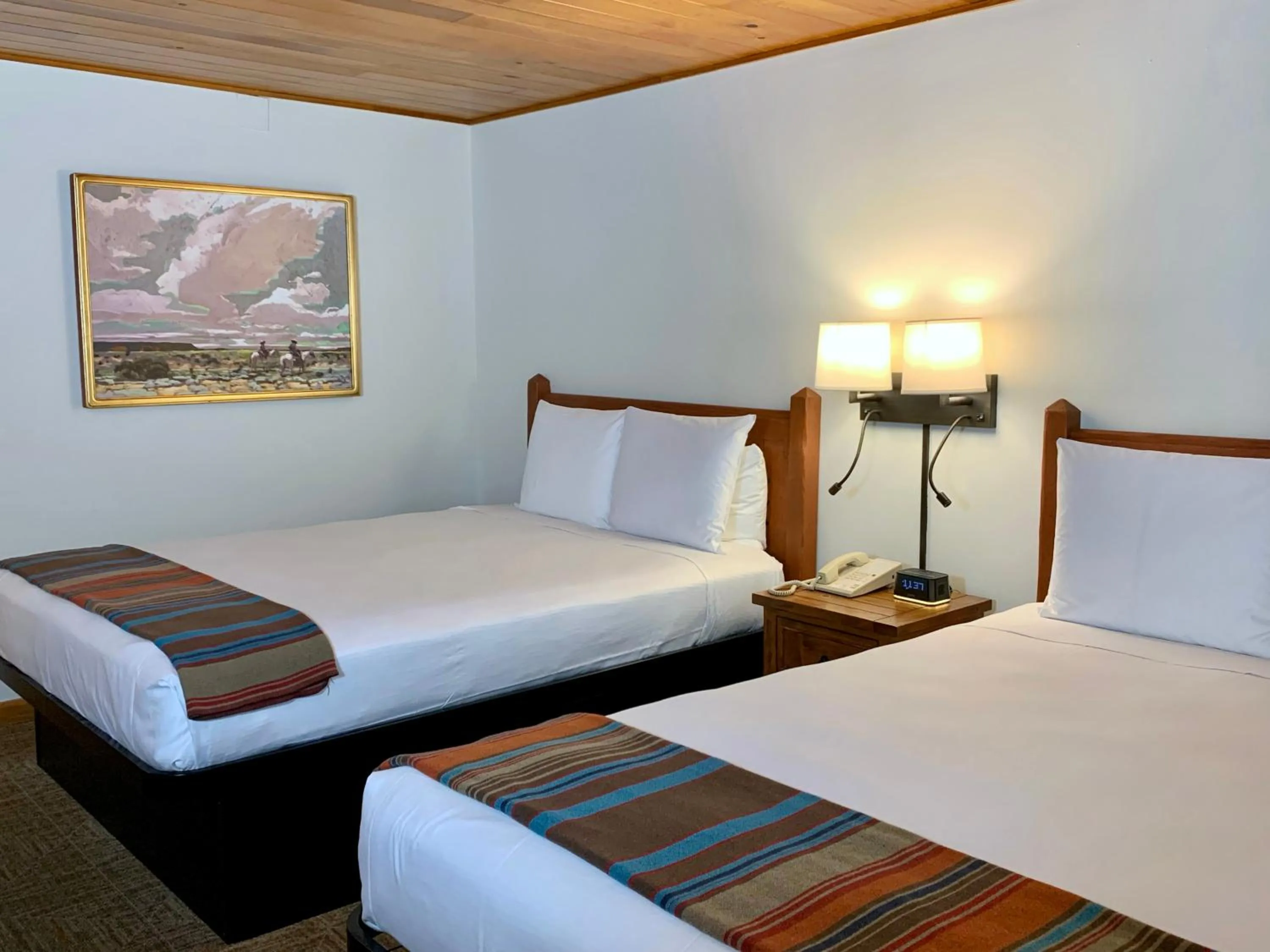 Restaurant/places to eat, Bed in Inn on the Alameda