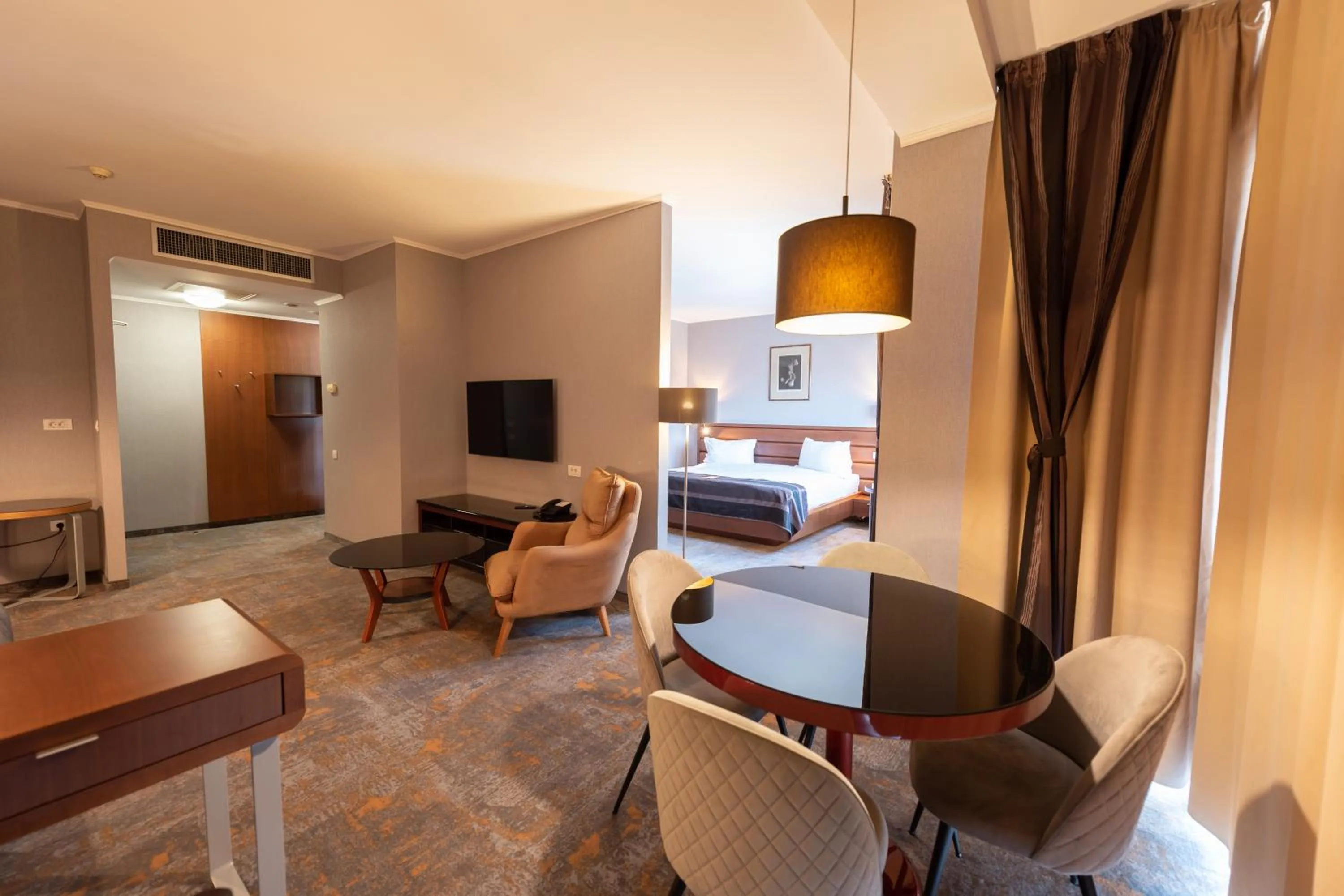 Living room in Wyndham Cluj