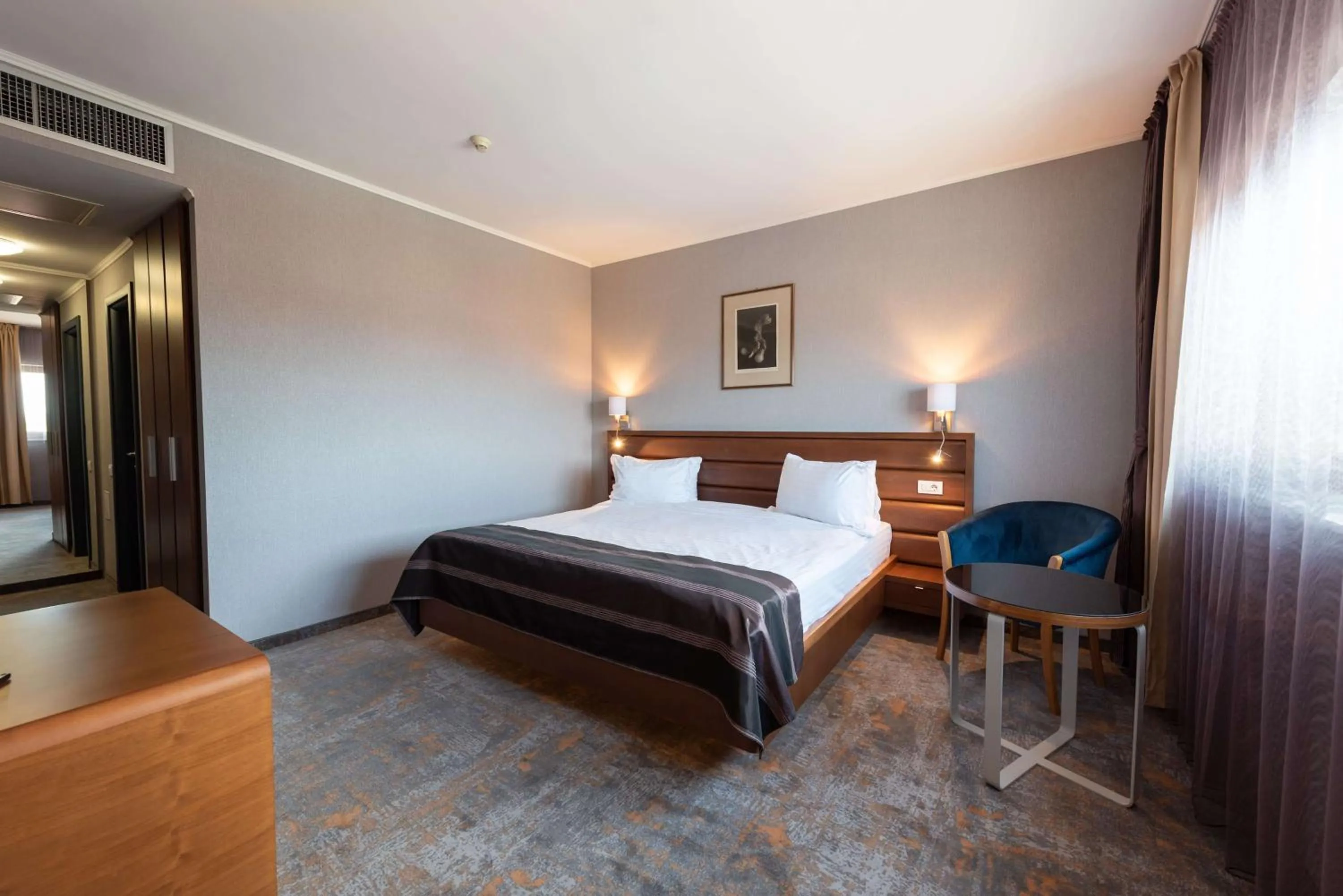 Photo of the whole room, Bed in Wyndham Cluj