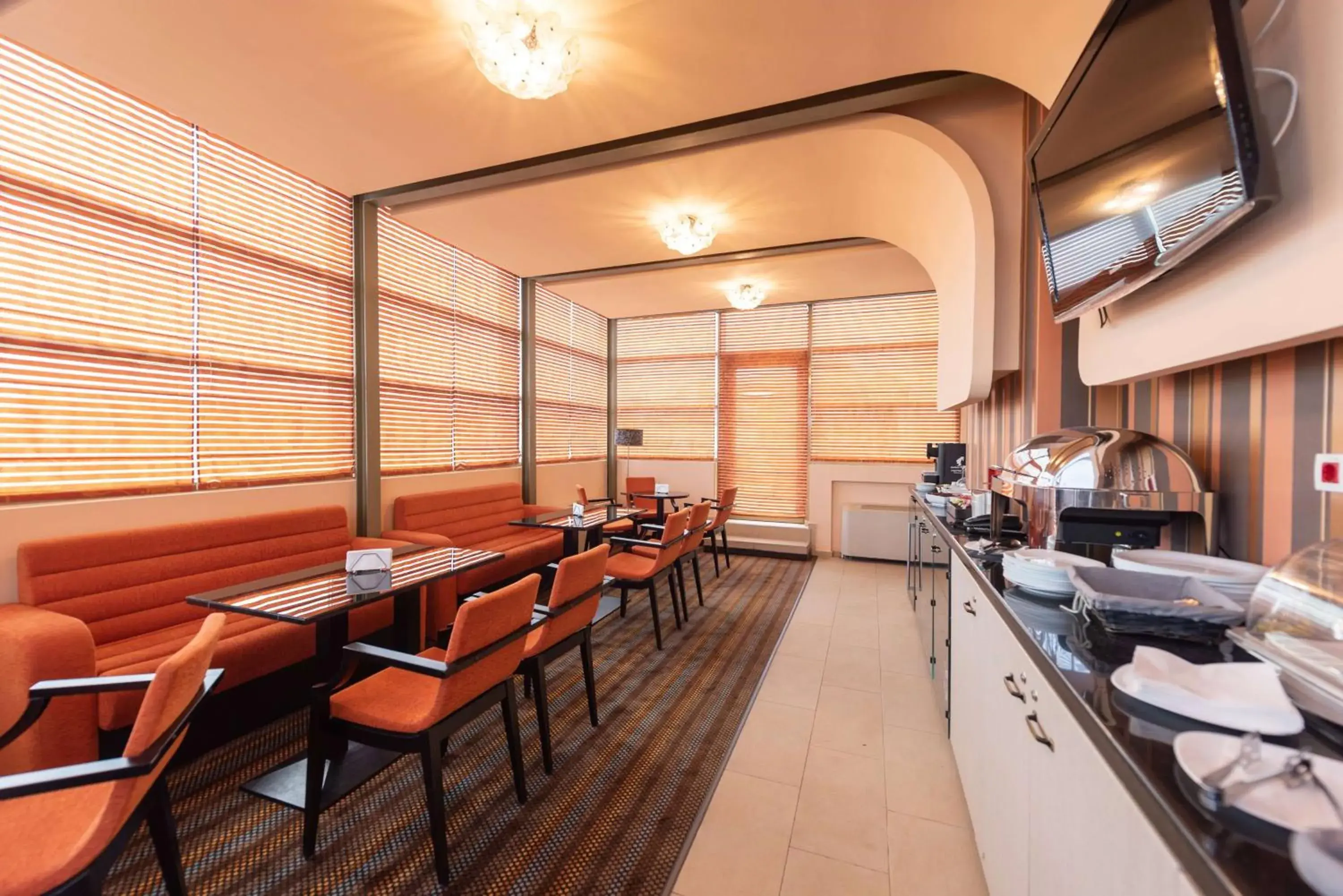 Restaurant/places to eat in Wyndham Cluj Restaurant/places to eat in Wyndham Cluj