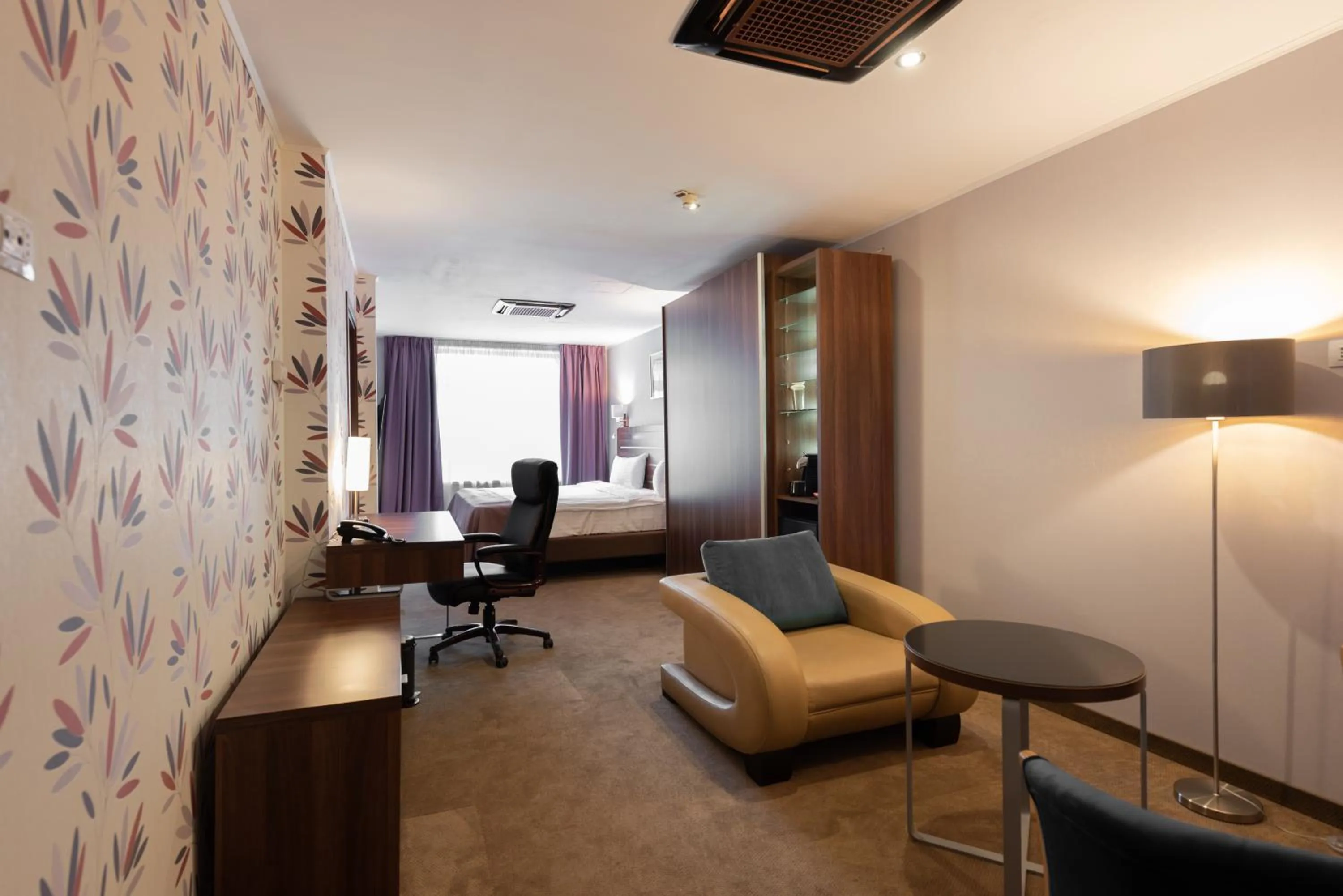 Living room in Wyndham Cluj