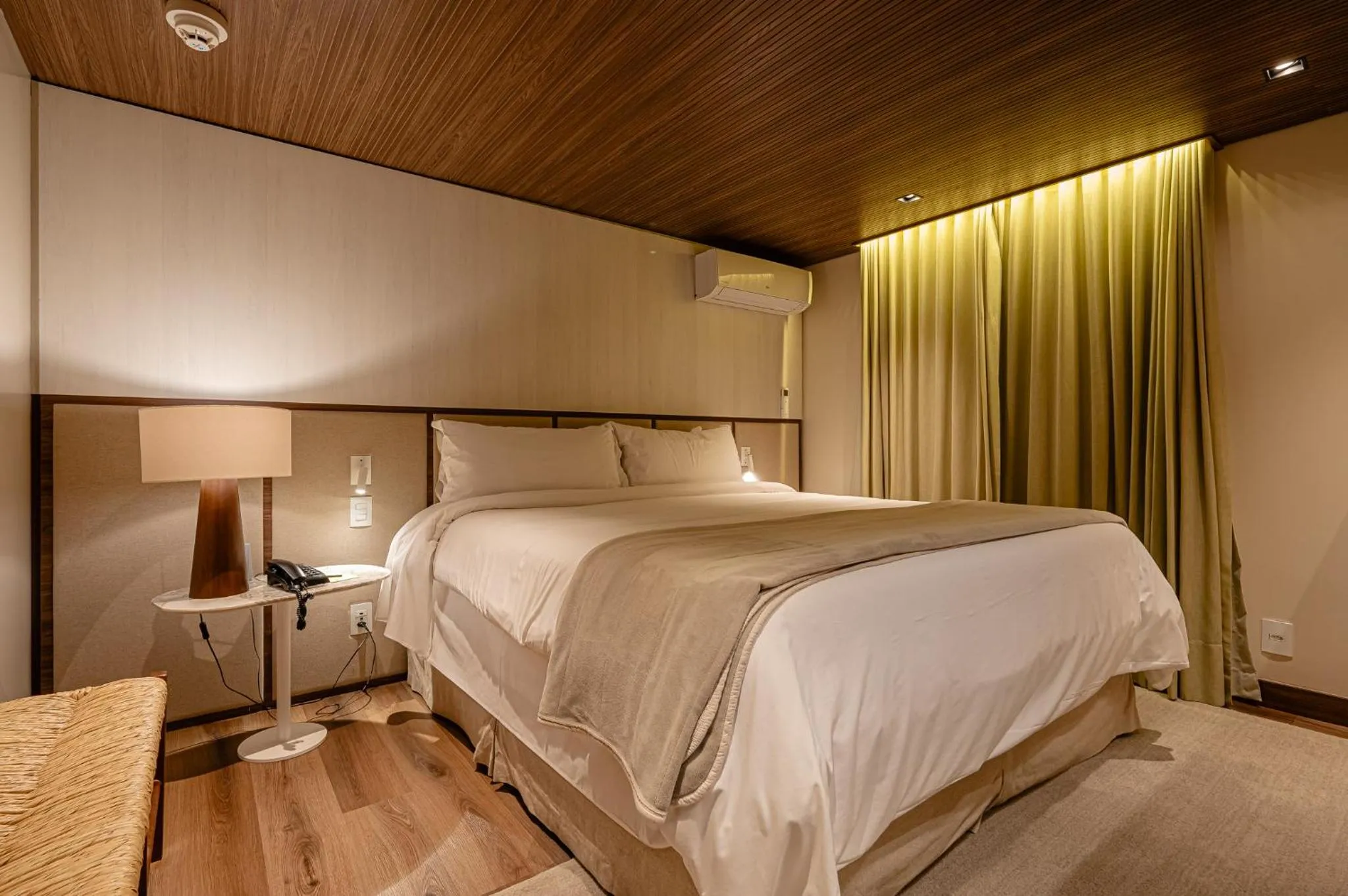 Bedroom, Bed in Serrazul Hotel