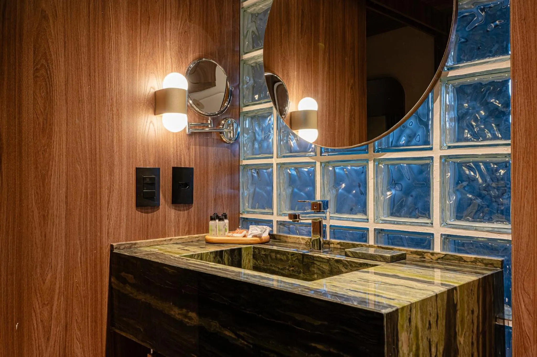 Bathroom in Serrazul Hotel