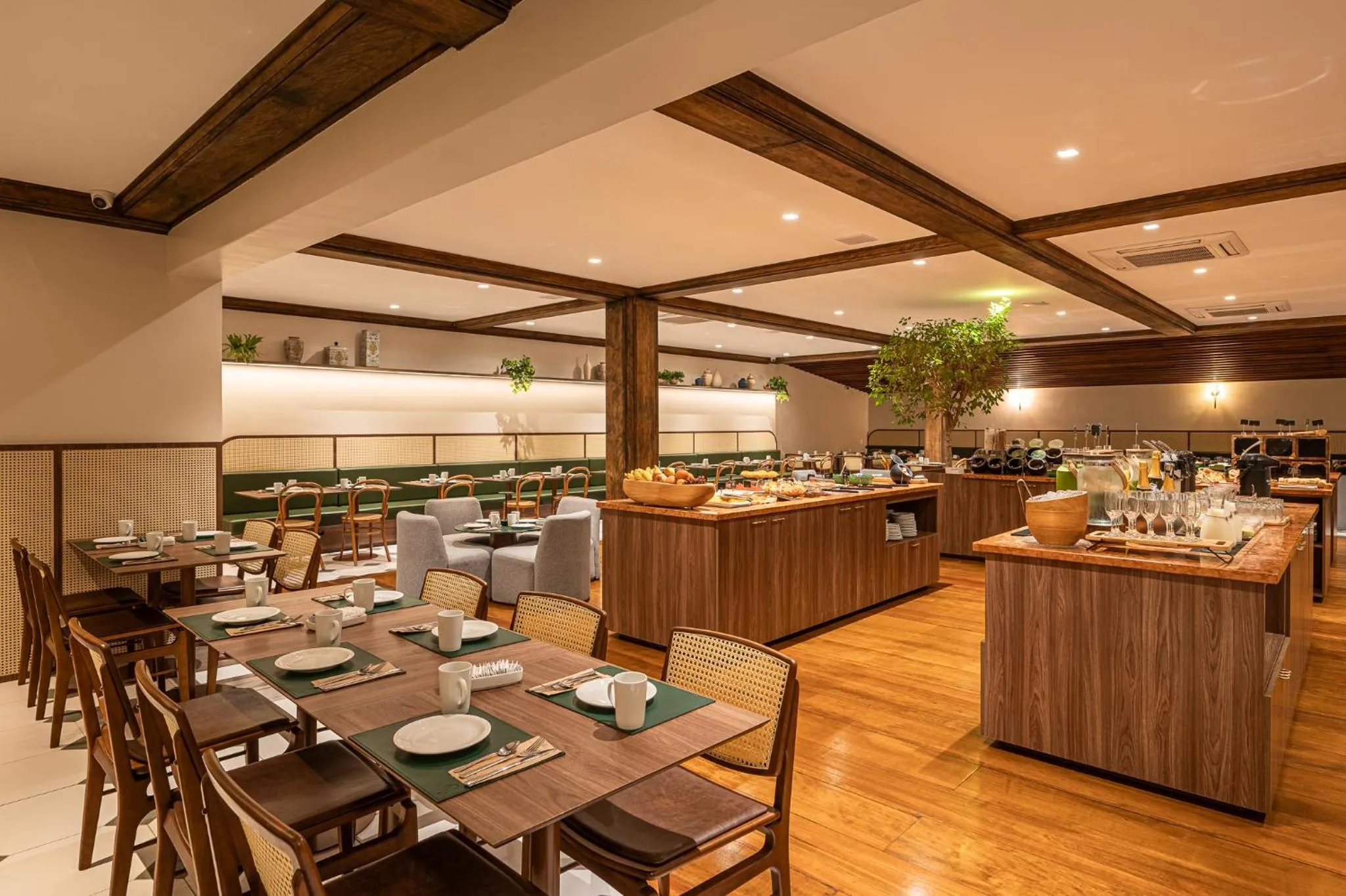 Restaurant/places to eat in Serrazul Hotel