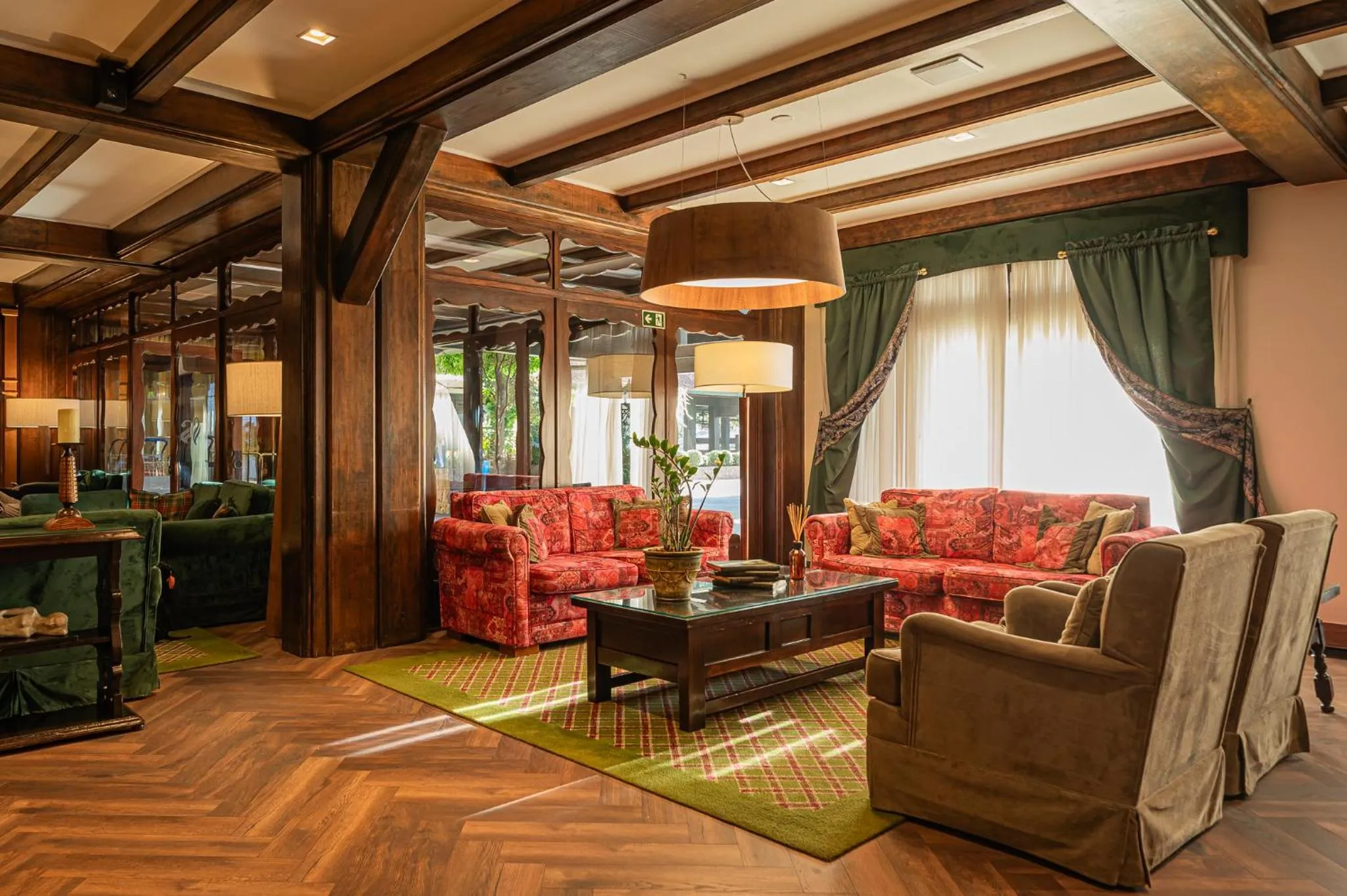 Lobby or reception in Serrazul Hotel