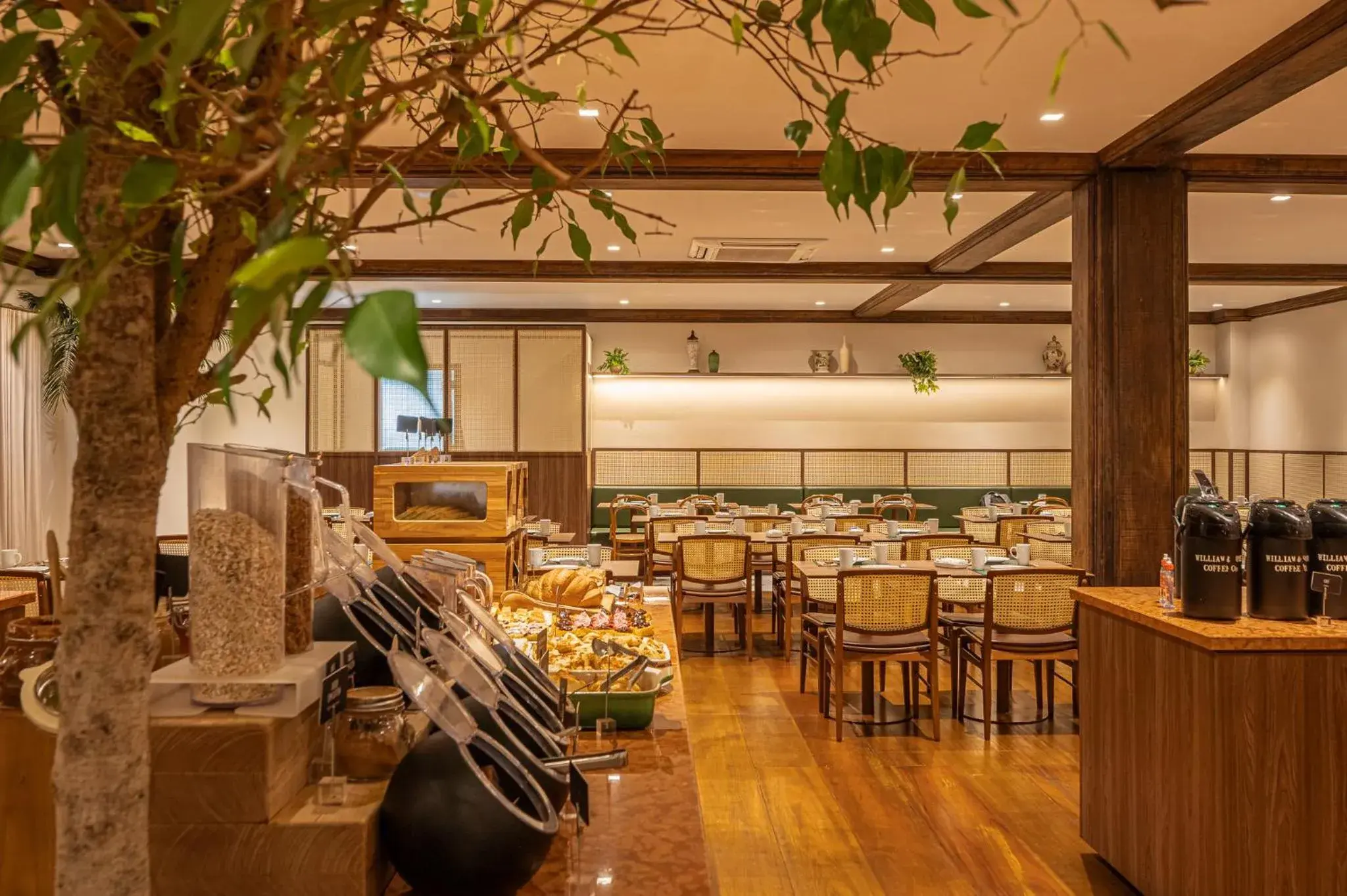 Restaurant/places to eat in Serrazul Hotel Restaurant/places to eat in Serrazul Hotel