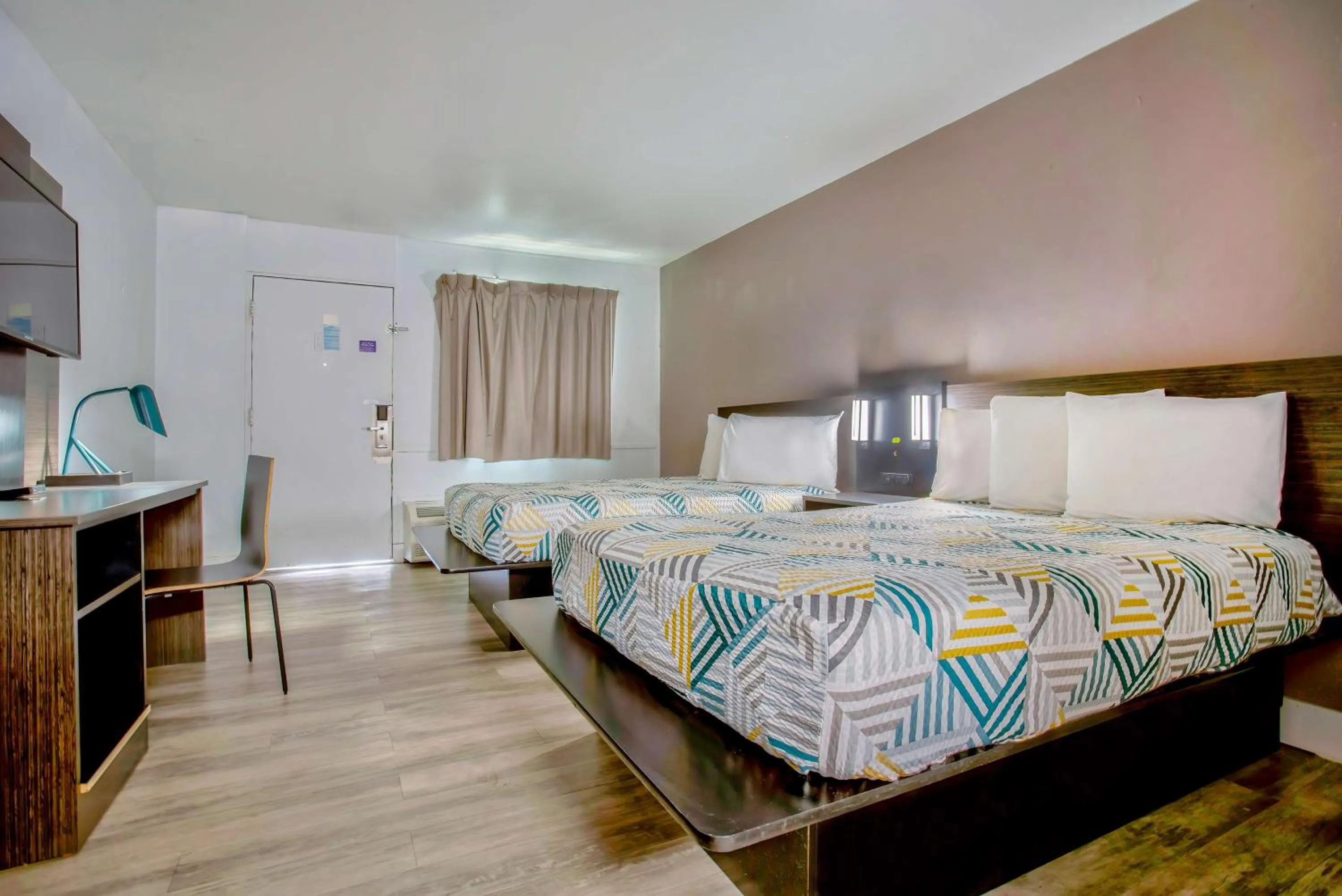 Bedroom, Bed in Motel 6 Tucson, AZ - East Williams Center