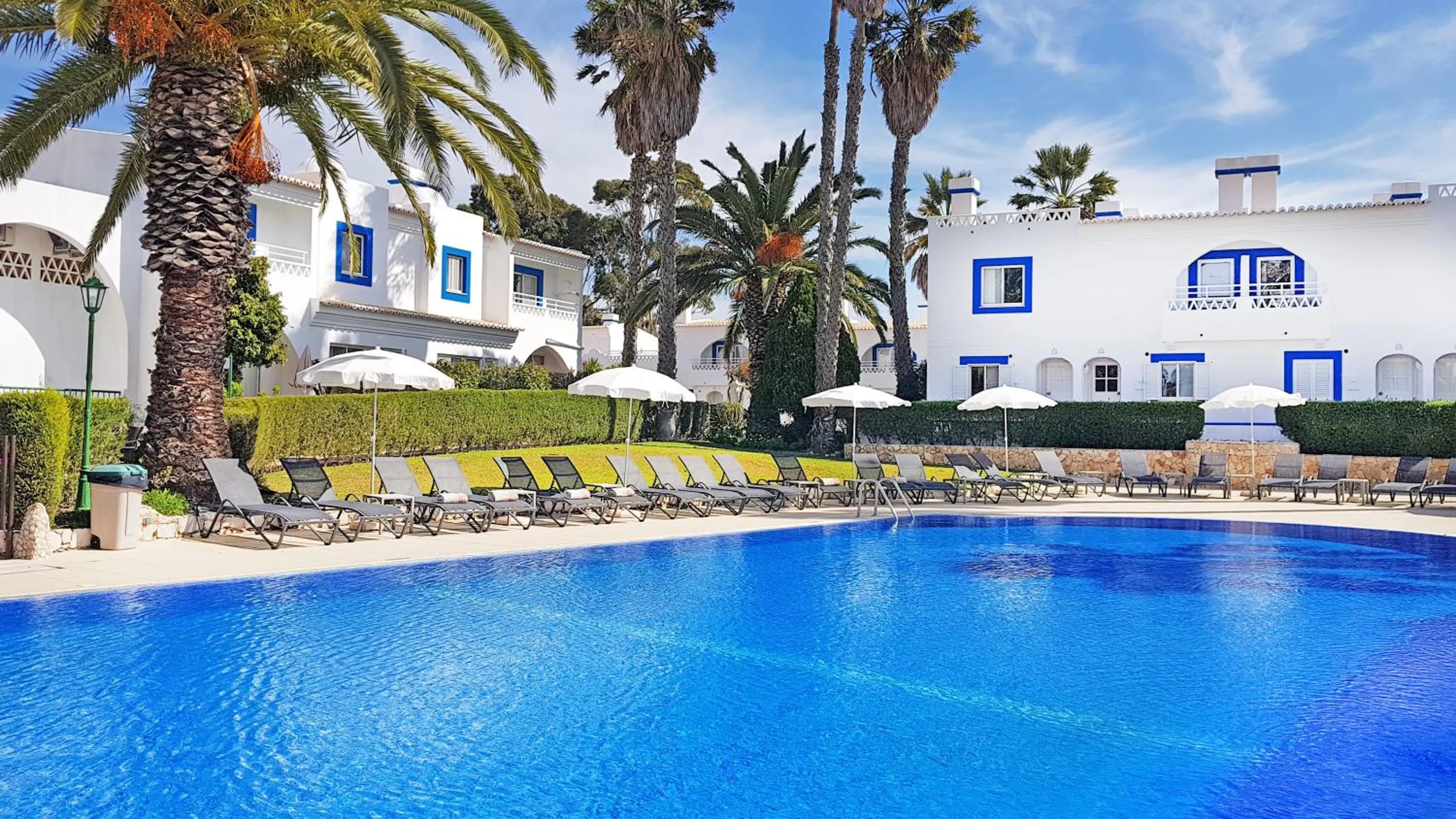 Swimming pool in Pestana Palm Gardens