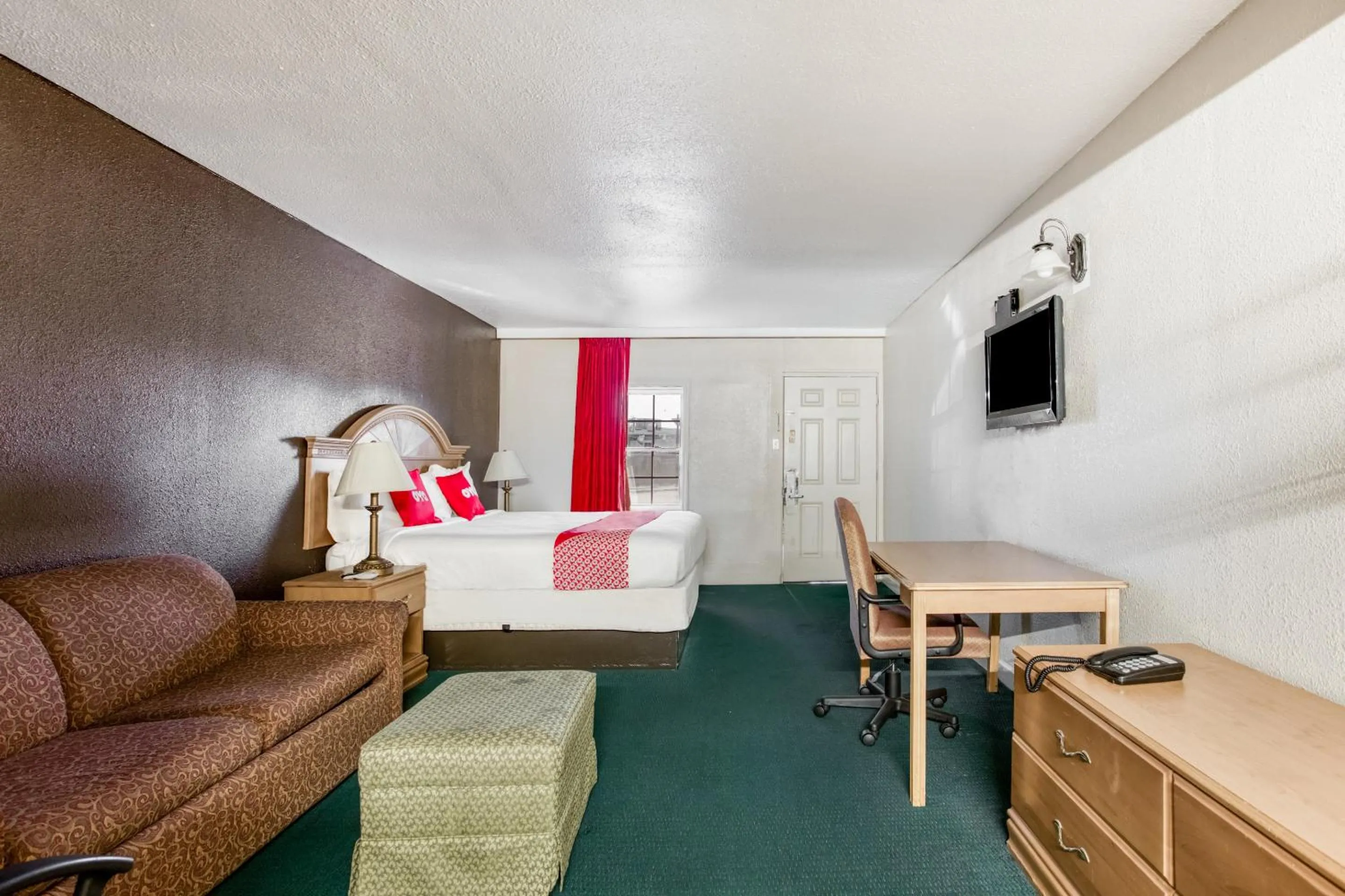 Bedroom in OYO Hotel Bald Knob near Searcy AR