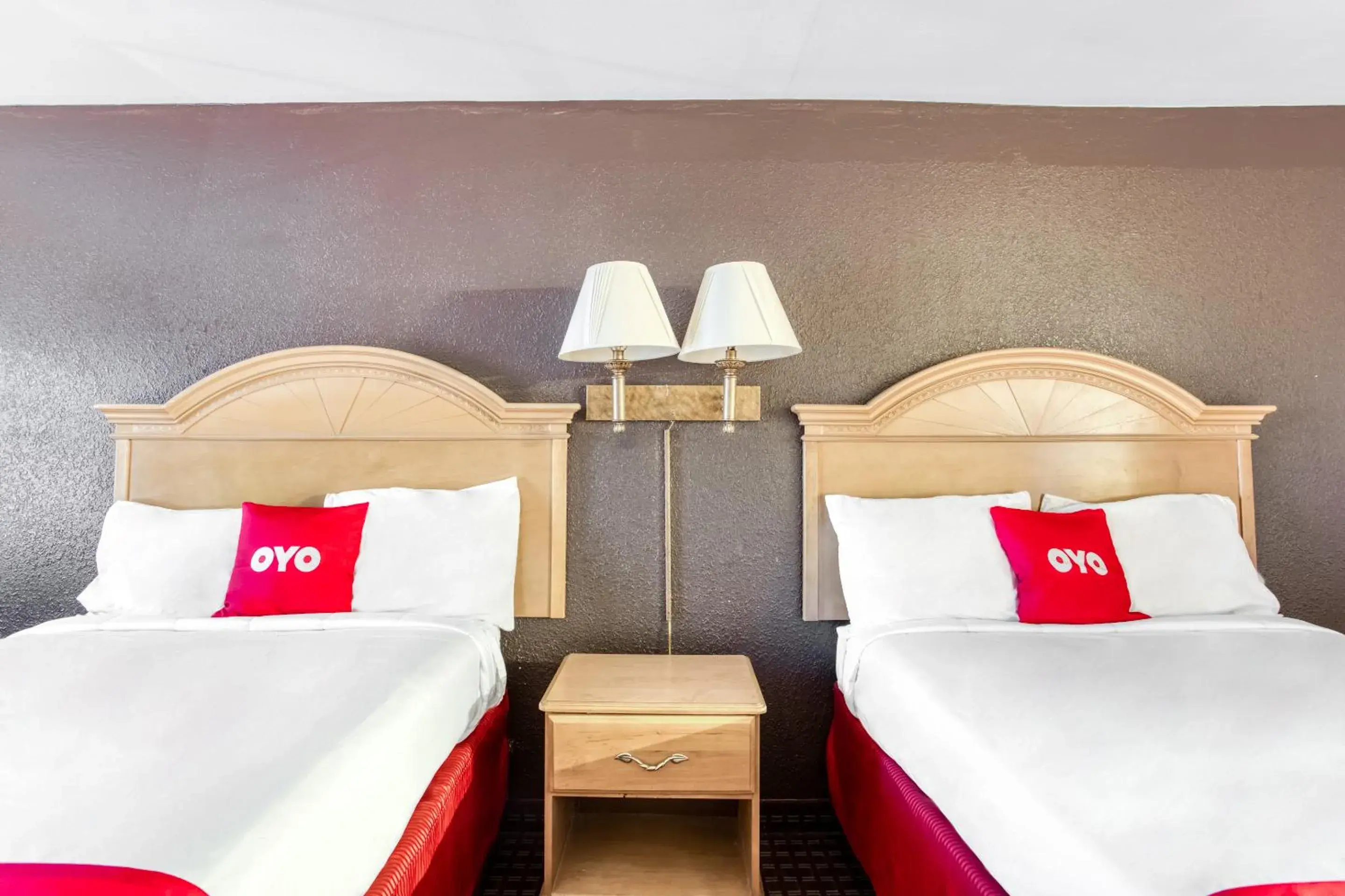 2 Full Bed Smoking in OYO Hotel Bald Knob AR Hwy 64 2 Full Bed Smoking in OYO Hotel Bald Knob AR Hwy 64