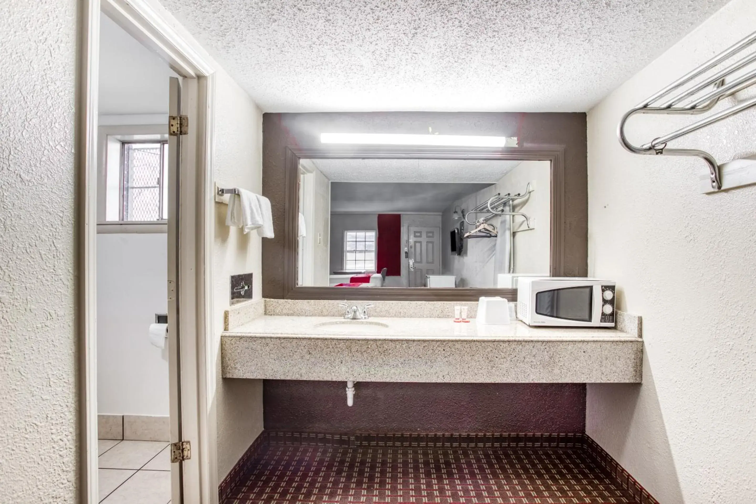 Bathroom in OYO Hotel Bald Knob near Searcy AR Bathroom in OYO Hotel Bald Knob near Searcy AR