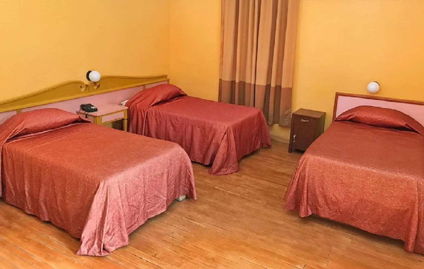 Triple Room in Hotel Isabel