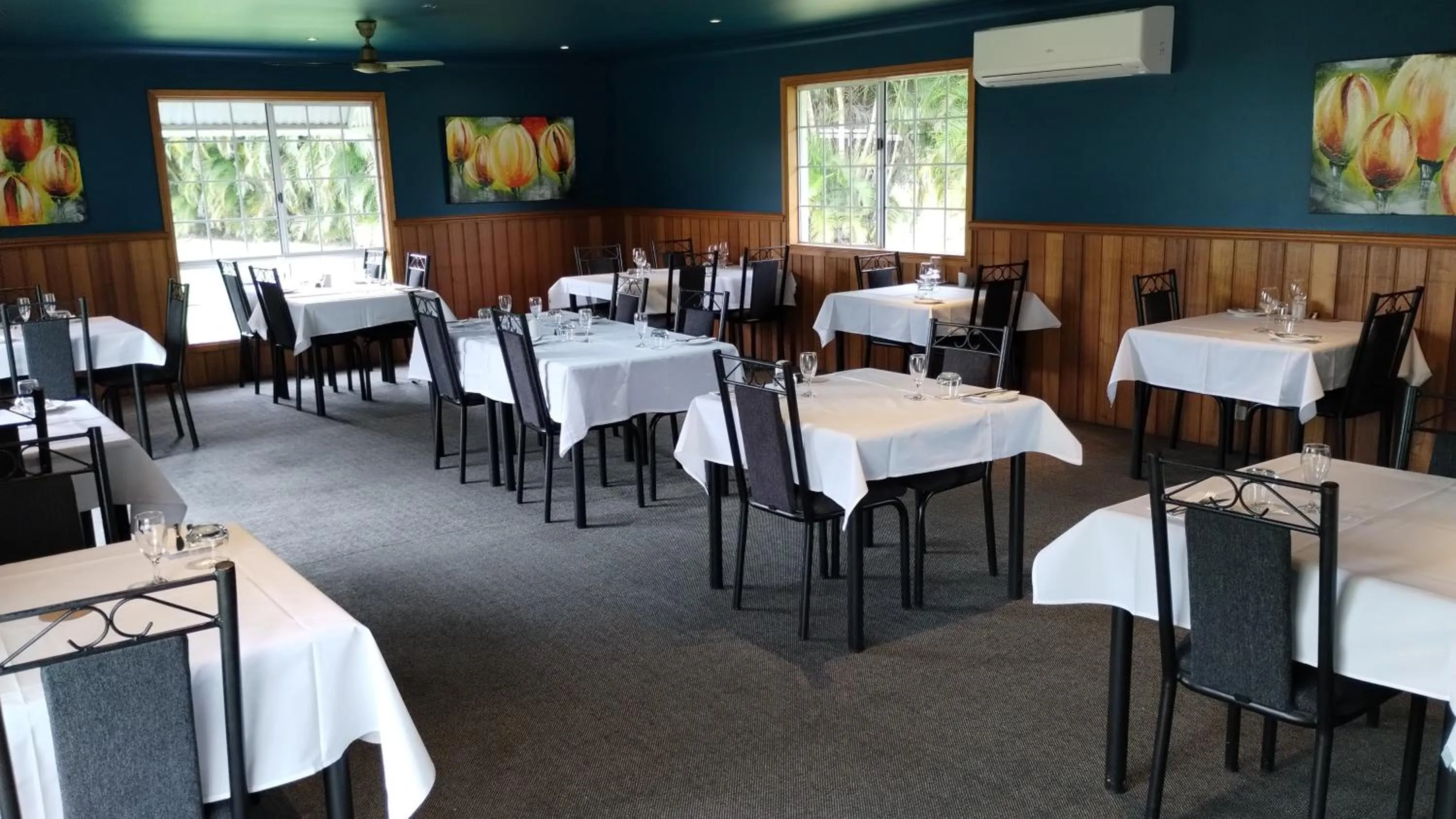 Restaurant/places to eat in Tully Motel