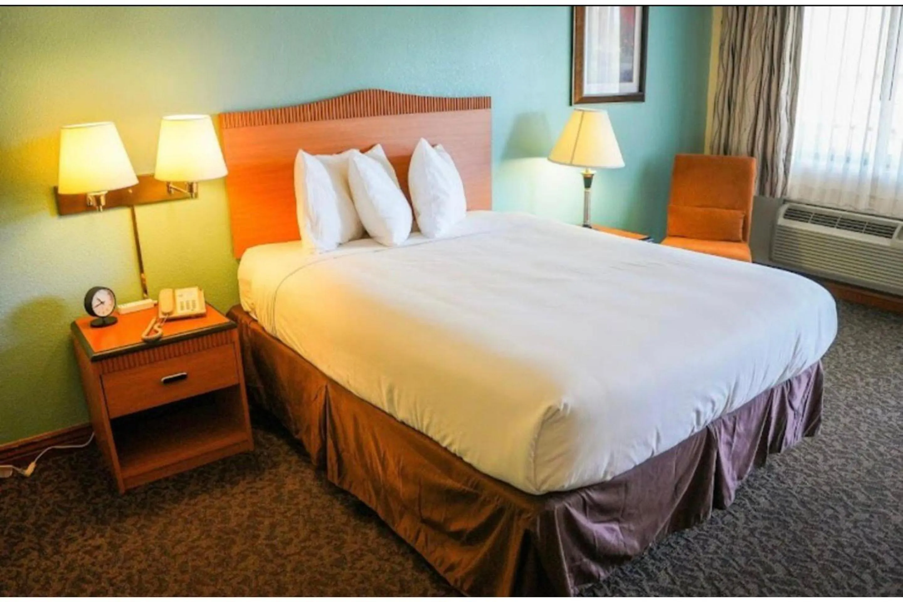 Bedroom in Sierra Inn