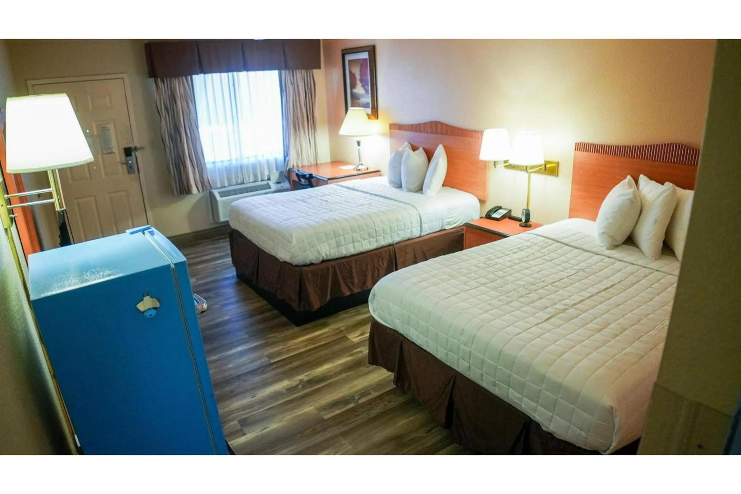 Bedroom in Sierra Inn