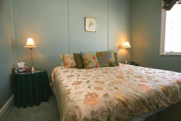 Bed in Westbury Gingerbread Cottages