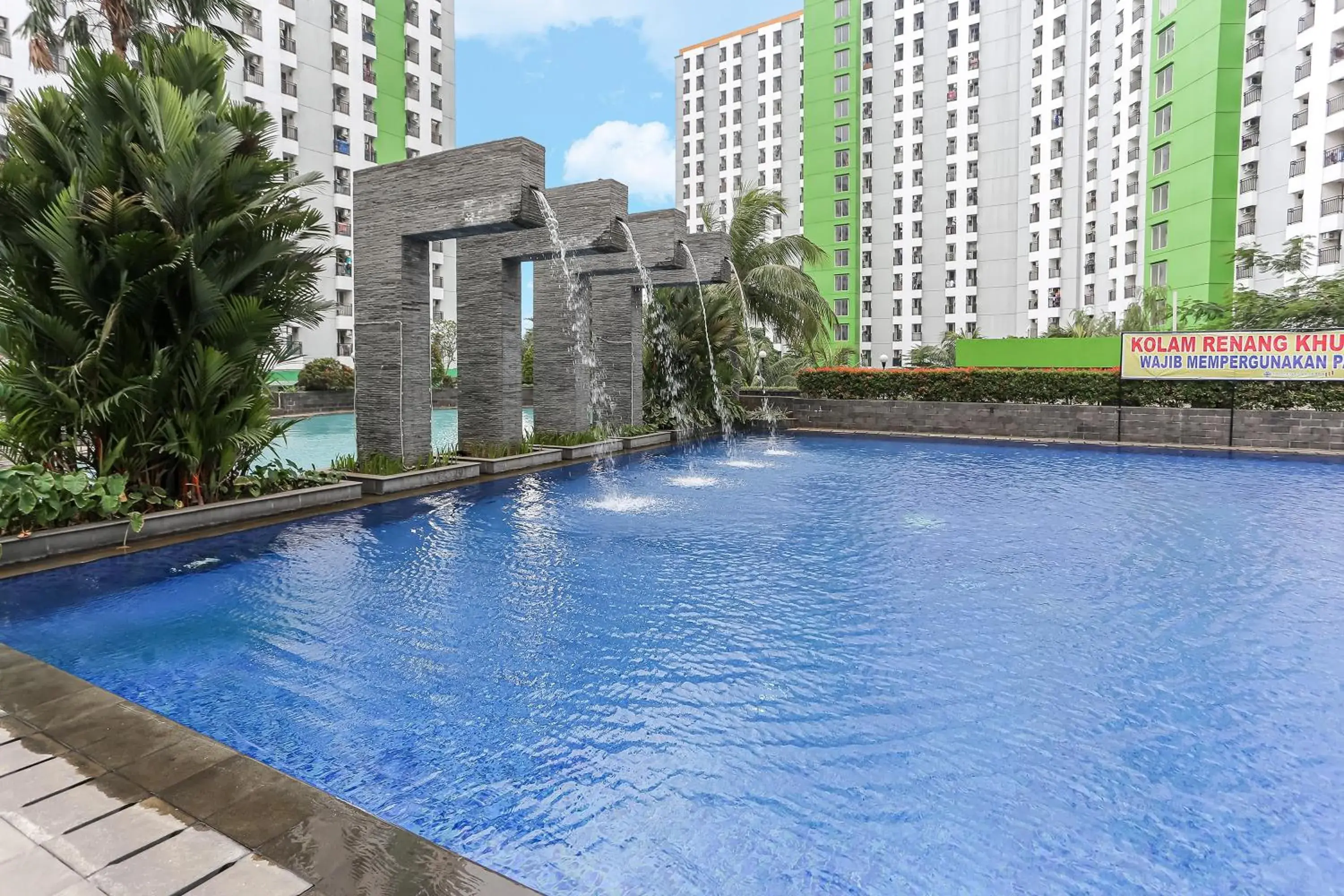 Swimming pool in Juragan Room Swimming pool in Juragan Room