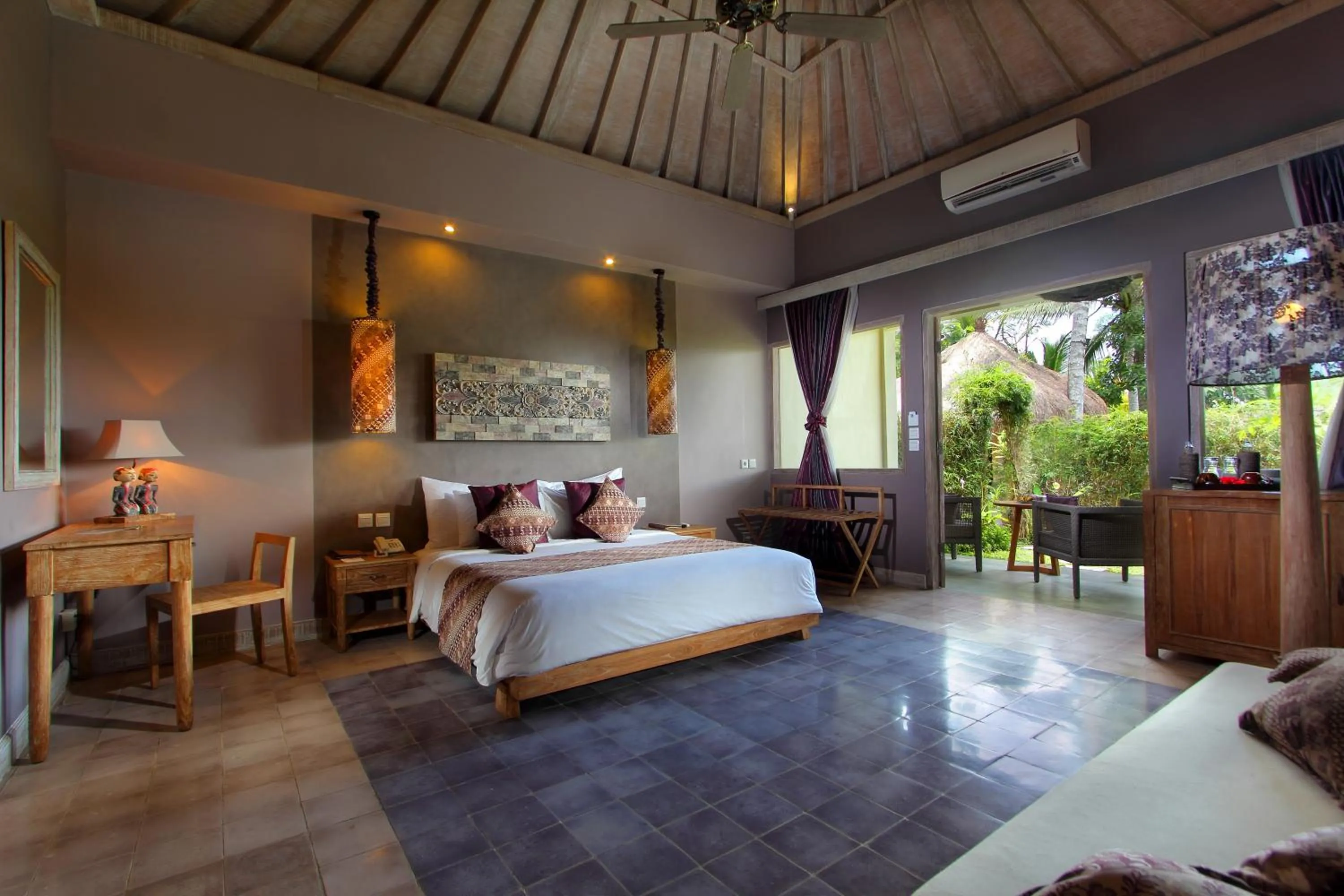 TV and multimedia, Bed in MATHIS Retreat Ubud