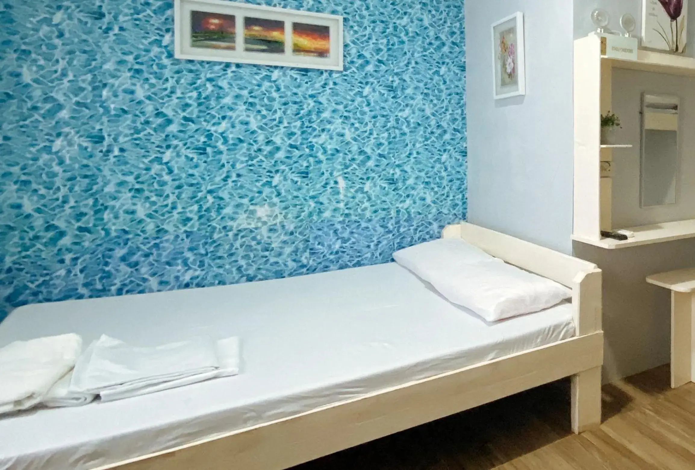 Photo of the whole room in UrbanView BNKY Bed and Breakfast Palawan by RedDoorz Photo of the whole room in UrbanView BNKY Bed and Breakfast Palawan by RedDoorz