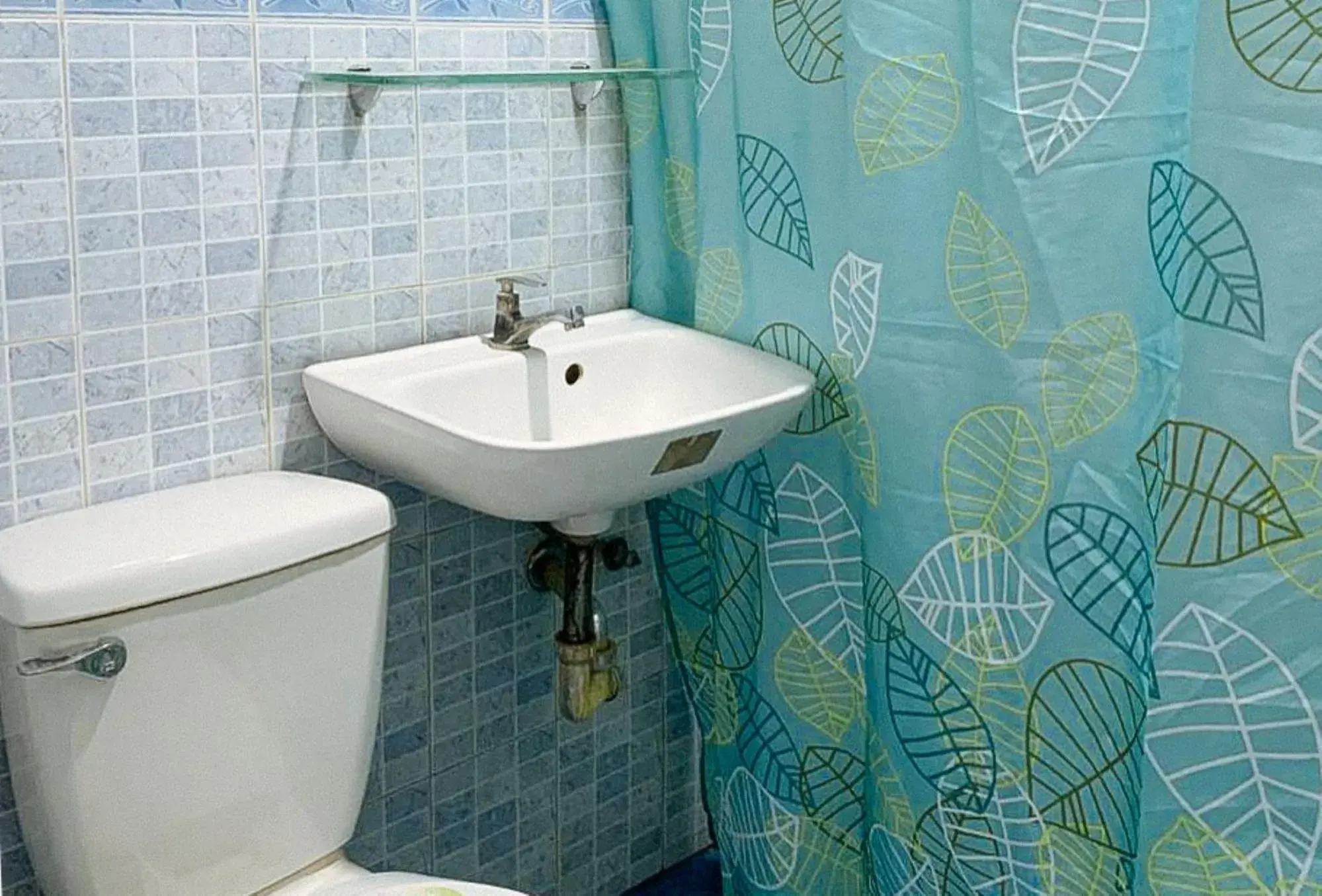 Double Room in UrbanView BNKY Bed and Breakfast Palawan by RedDoorz Double Room in UrbanView BNKY Bed and Breakfast Palawan by RedDoorz