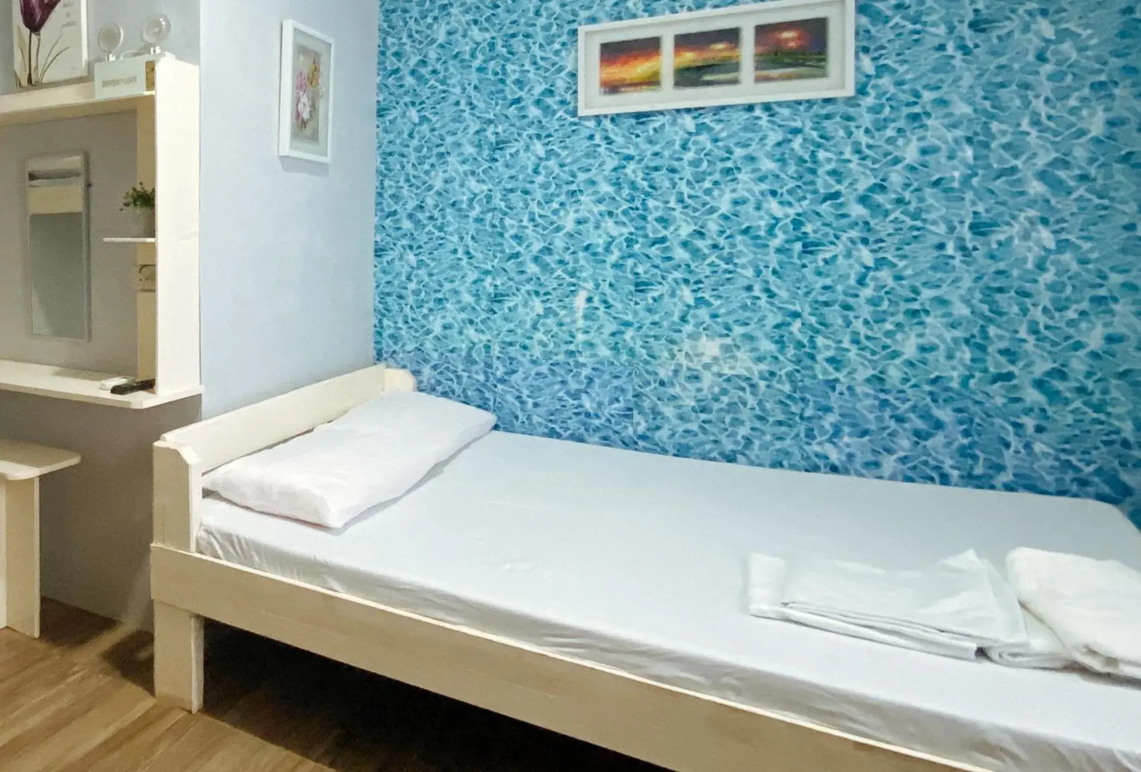 Photo of the whole room in UrbanView BNKY Bed and Breakfast Palawan by RedDoorz Photo of the whole room in UrbanView BNKY Bed and Breakfast Palawan by RedDoorz