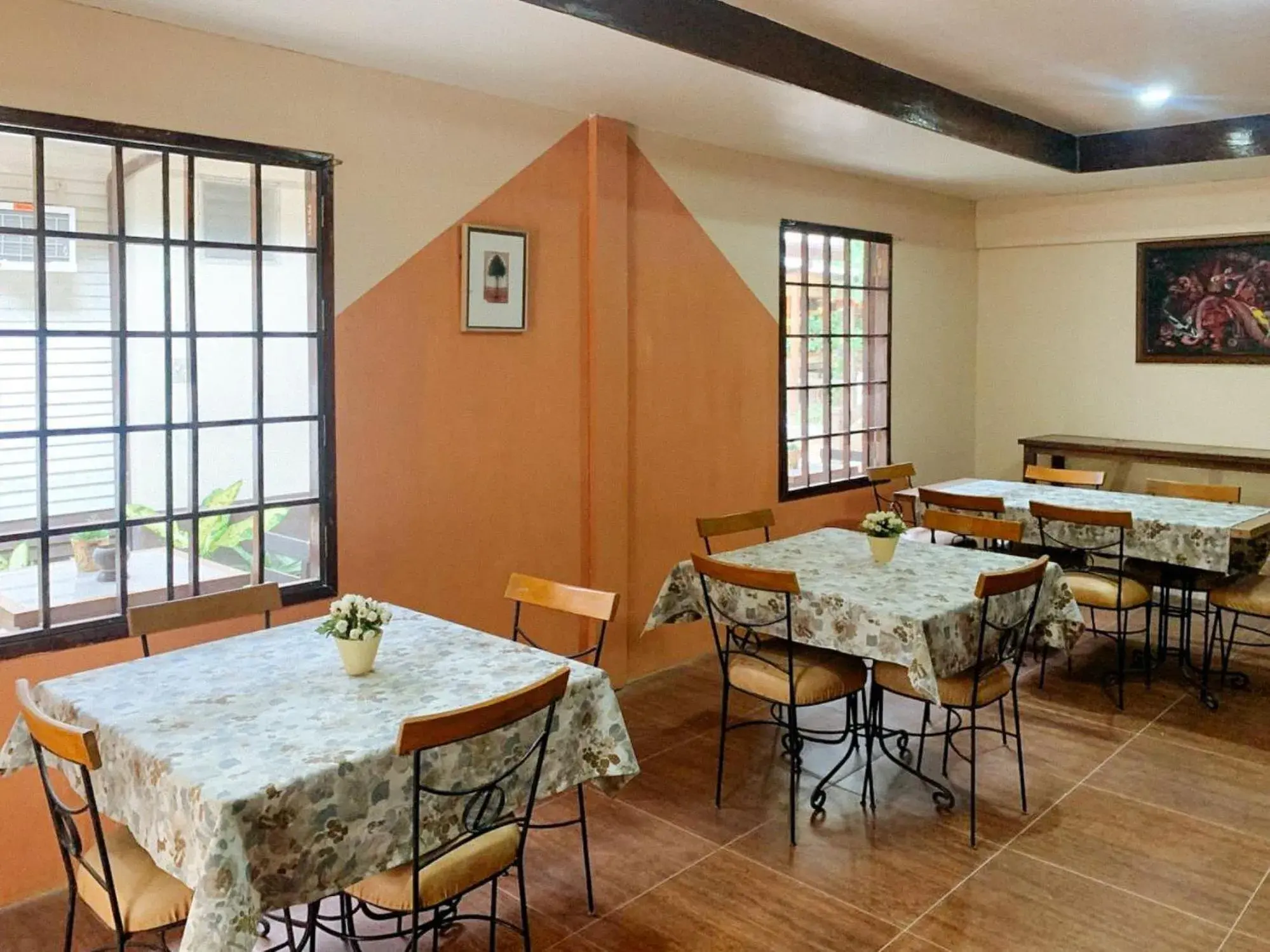 Restaurant/places to eat in UrbanView BNKY Bed and Breakfast Palawan by RedDoorz Restaurant/places to eat in UrbanView BNKY Bed and Breakfast Palawan by RedDoorz