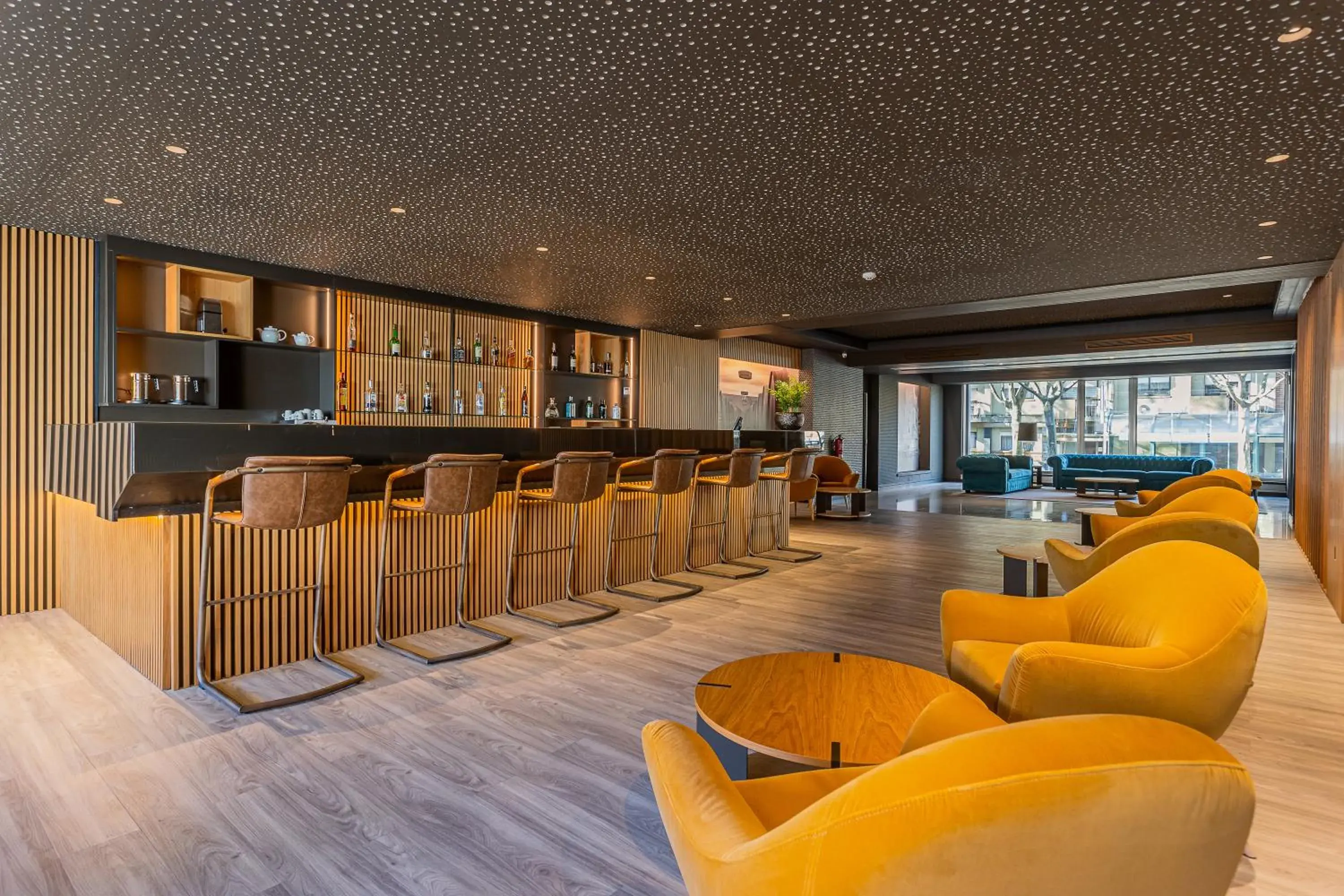 Lounge or bar in HF Tuela Porto Lounge or bar in HF Tuela Porto