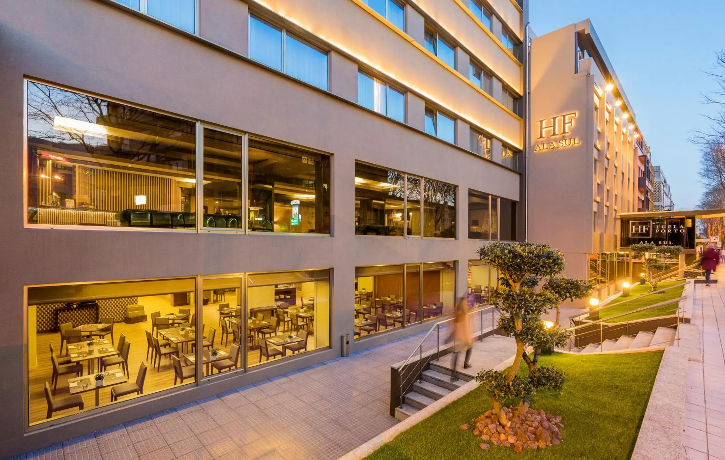 Property building in HF Tuela Porto Property building in HF Tuela Porto