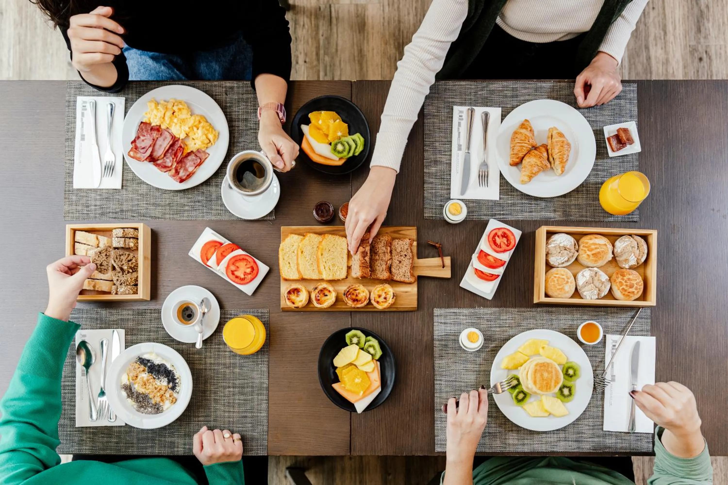 Restaurant/places to eat in HF Tuela Porto