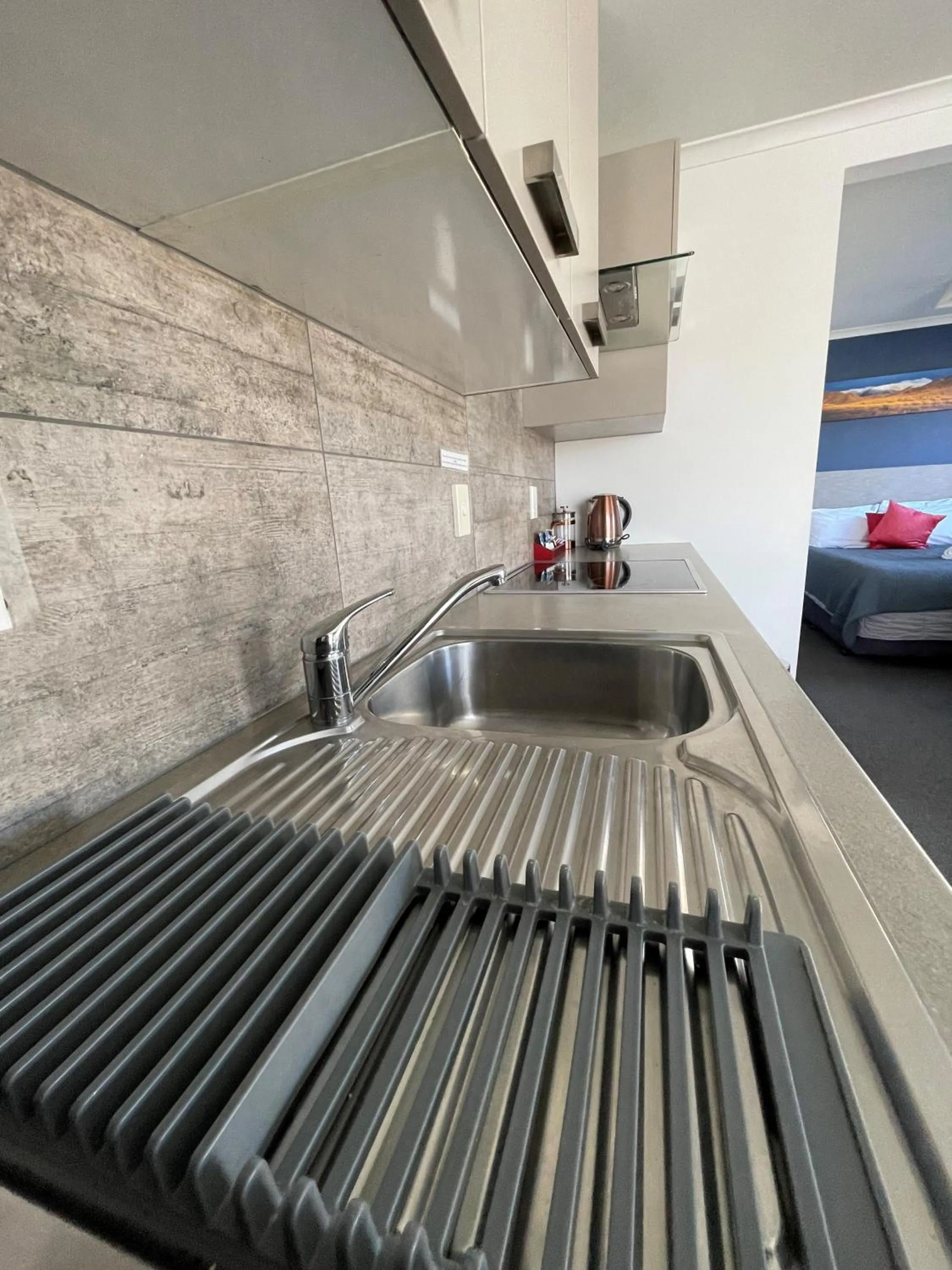 Kitchen or kitchenette in Colonial Motel