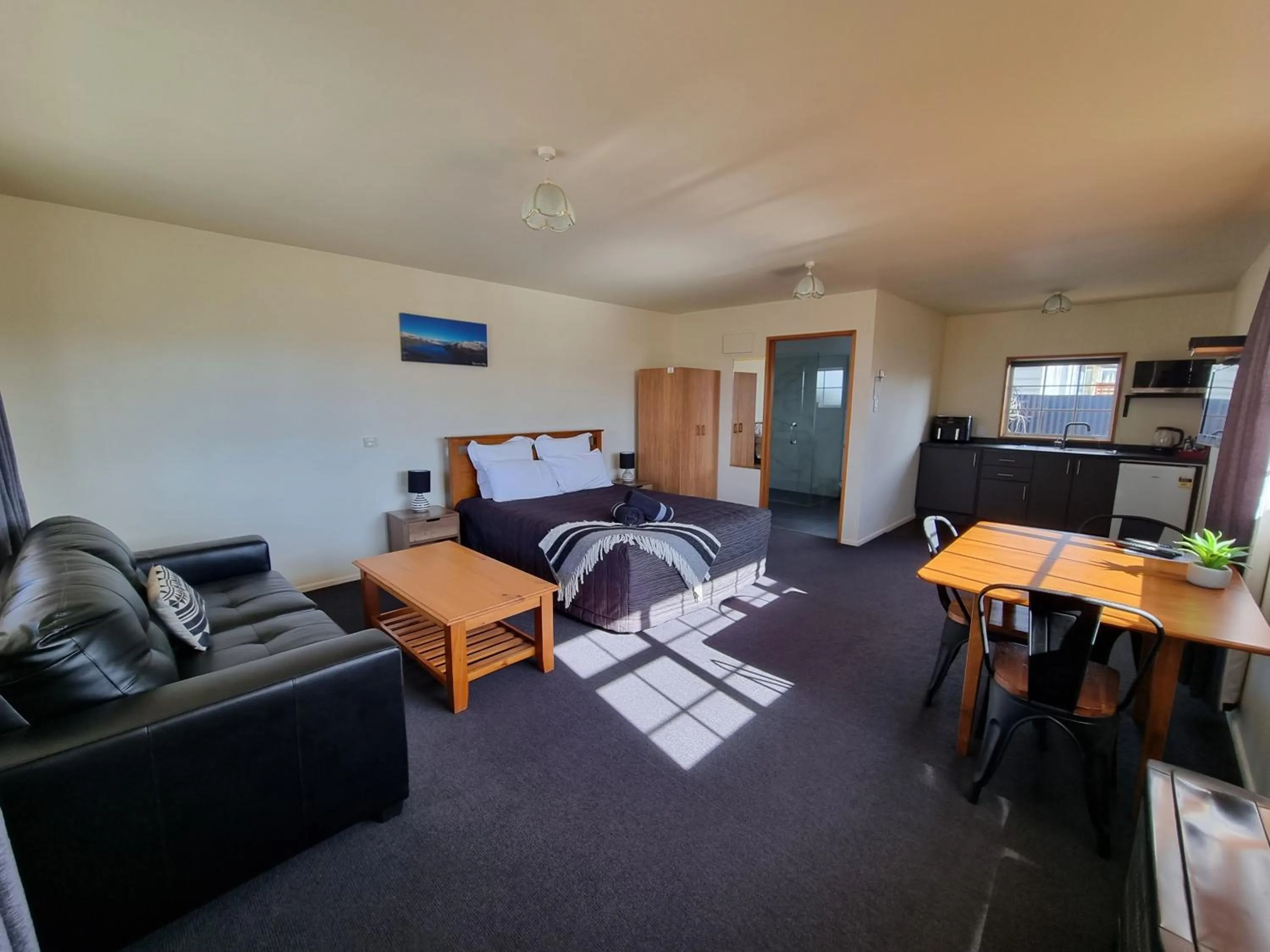 Bed in Colonial Motel