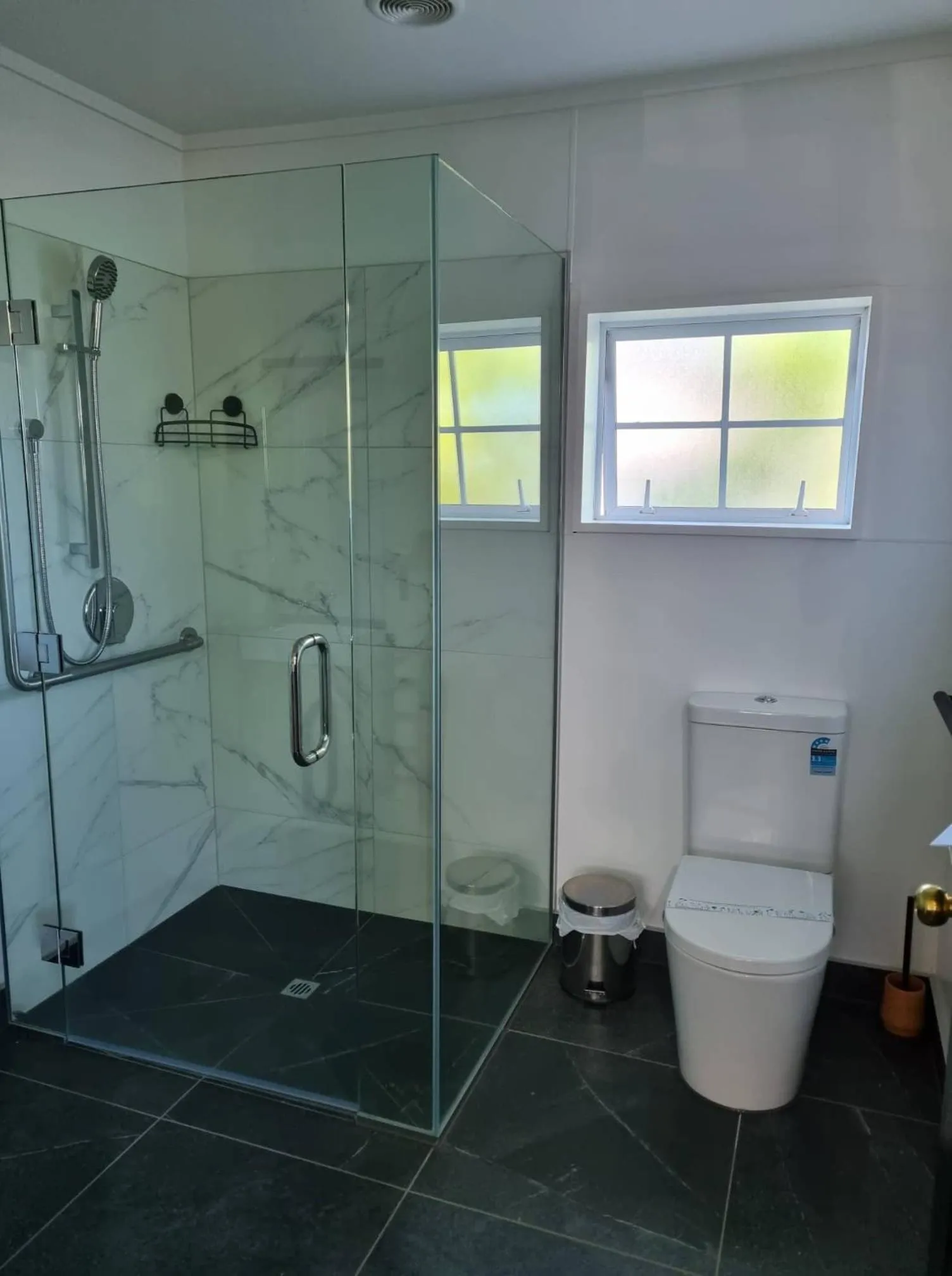 Bathroom in Colonial Motel