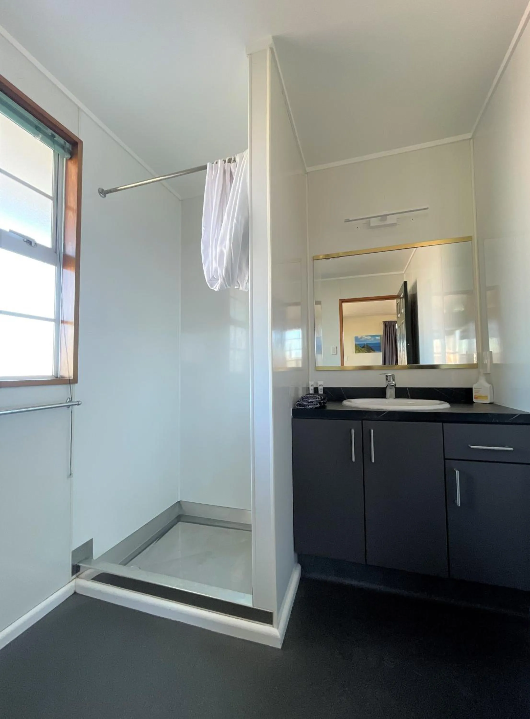 Bathroom in Colonial Motel