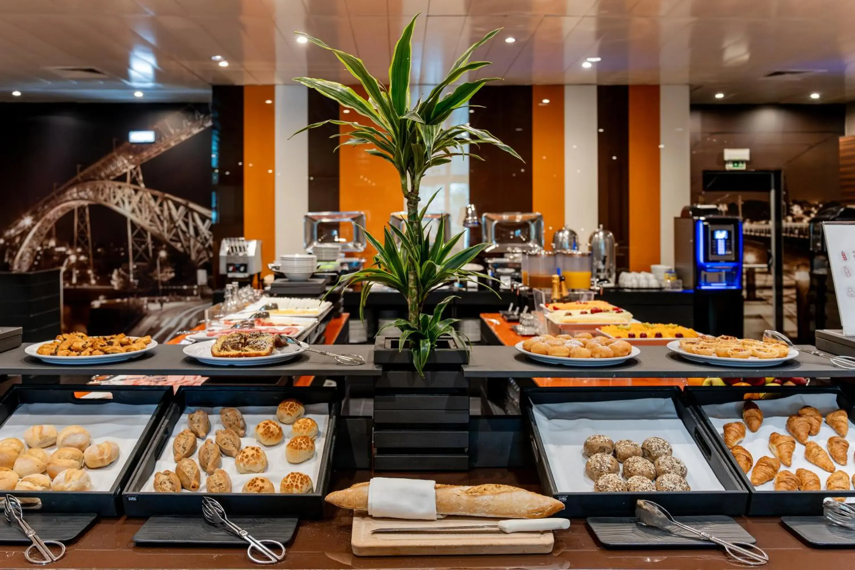 Breakfast in HF Ipanema Porto Breakfast in HF Ipanema Porto
