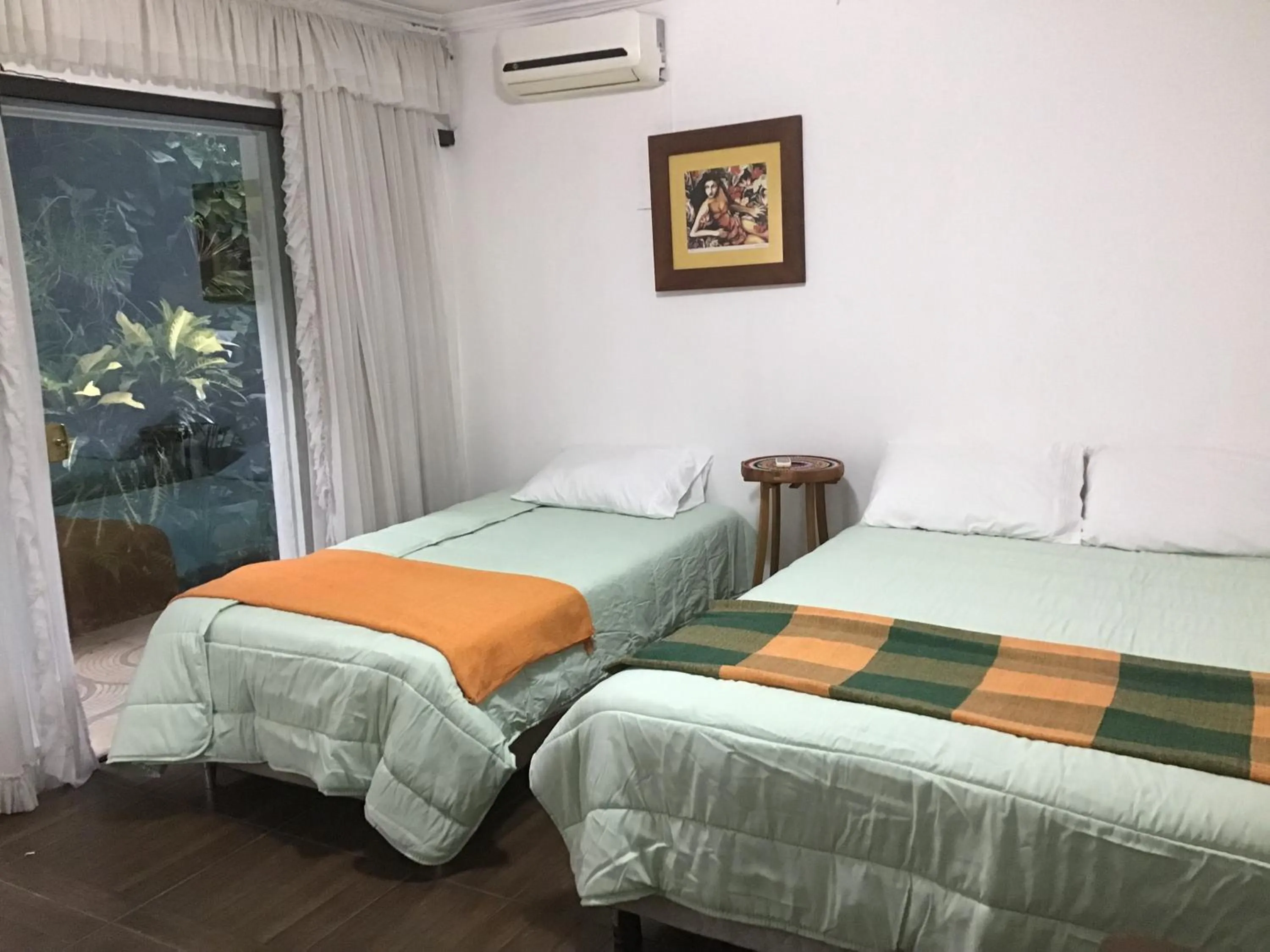 Photo of the whole room, Bed in Granados