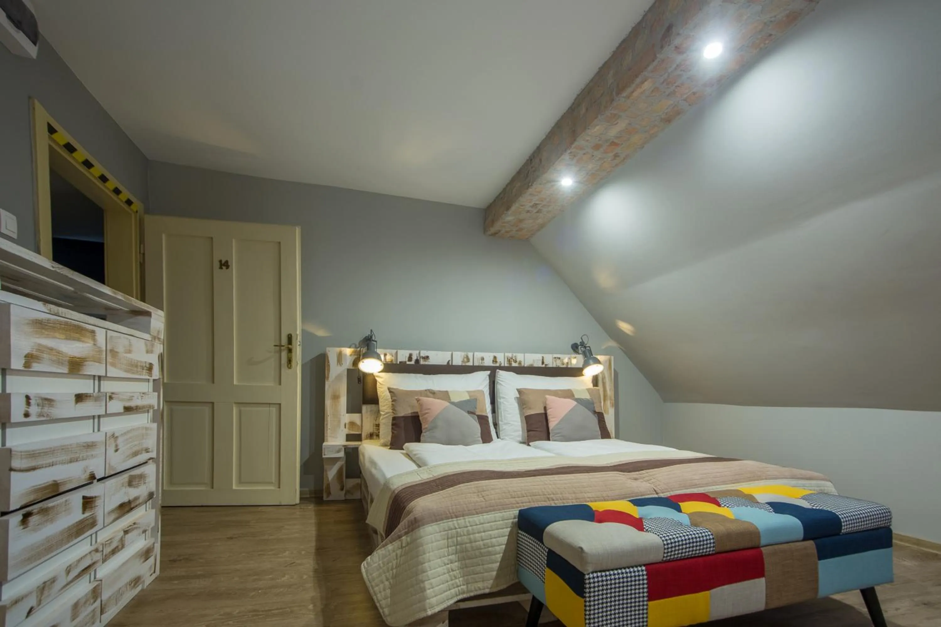 Property building, Bed in Hotel Carpe Diem