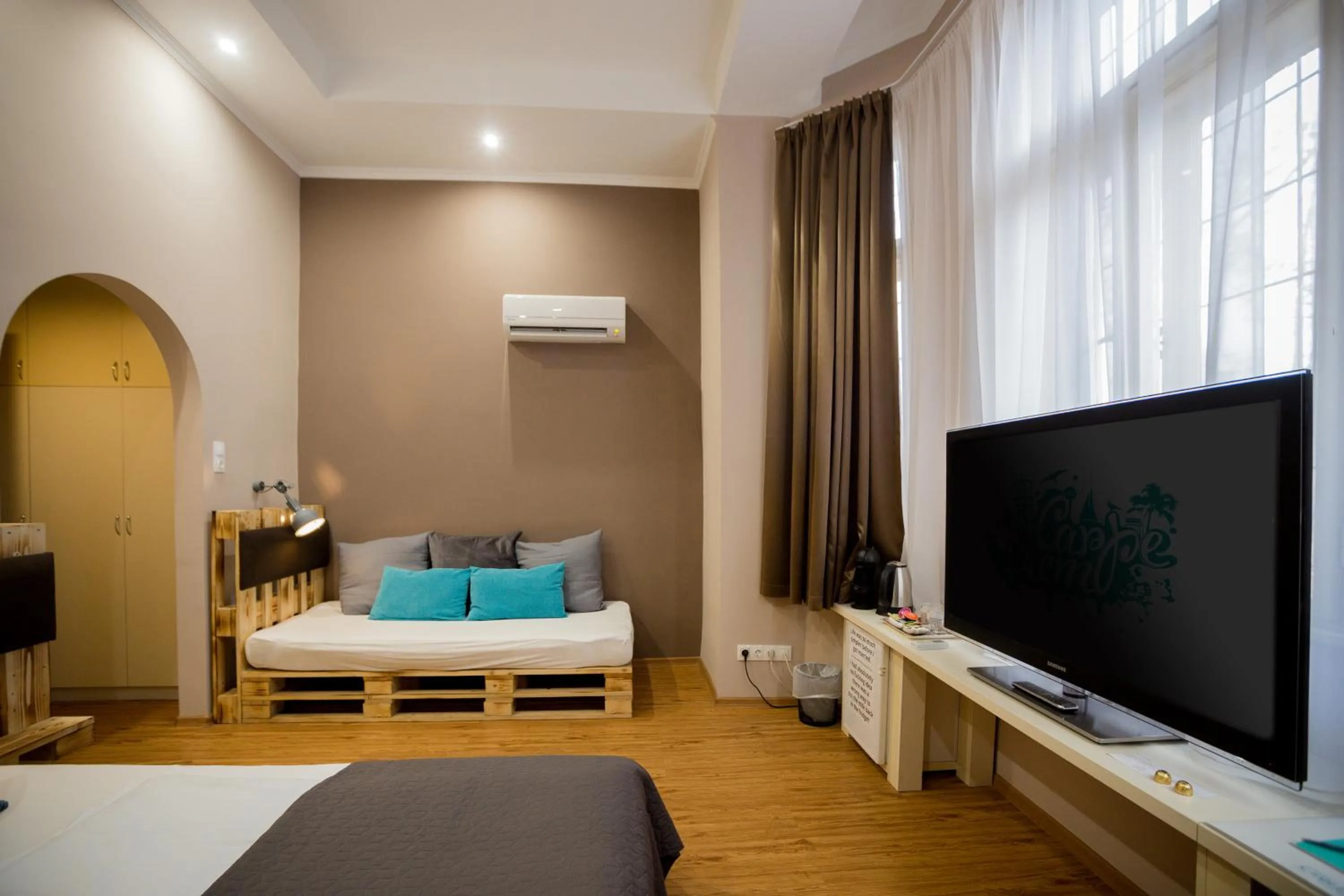 Decorative detail, Bed in Hotel Carpe Diem