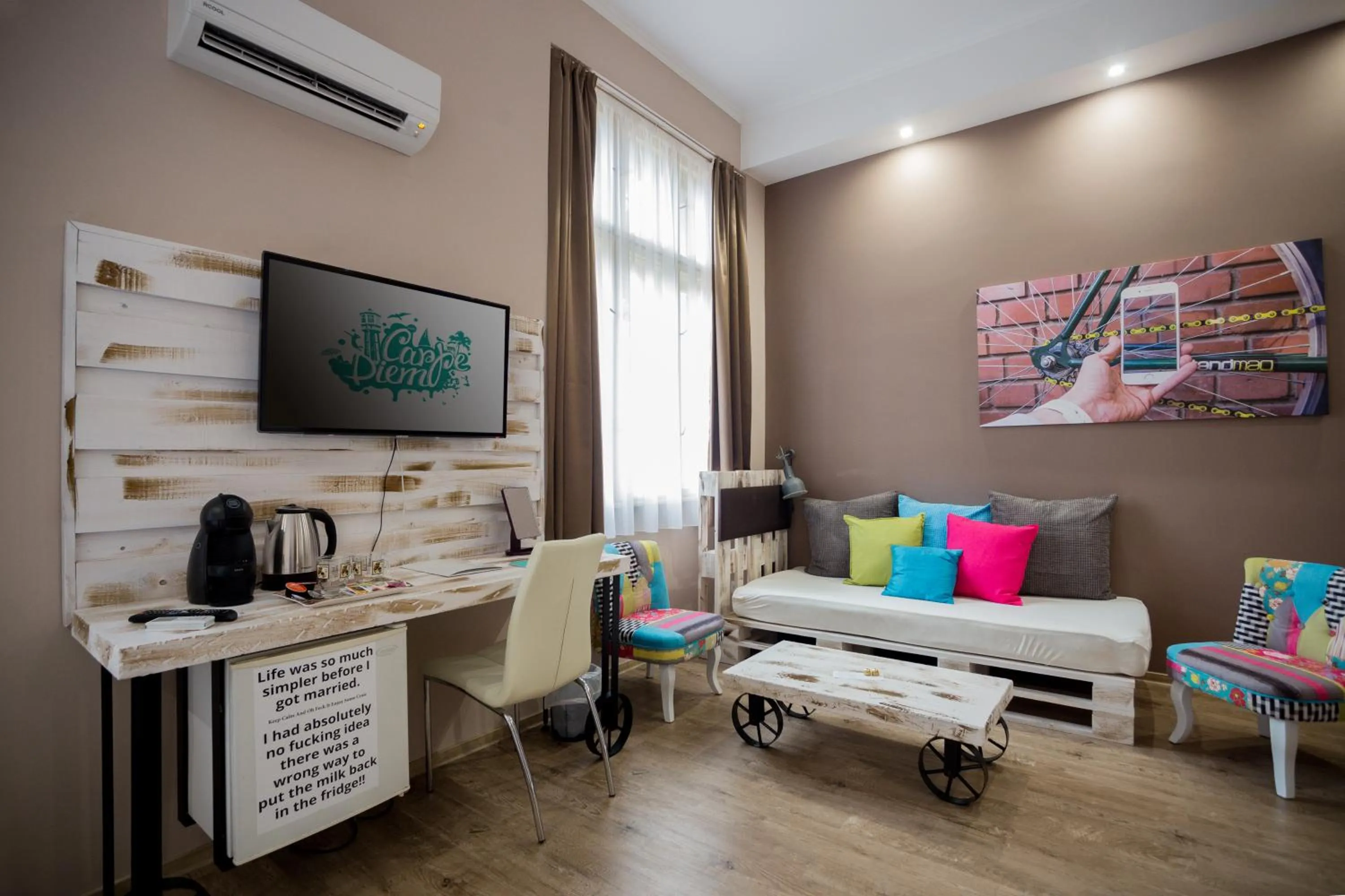 Photo of the whole room in Hotel Carpe Diem