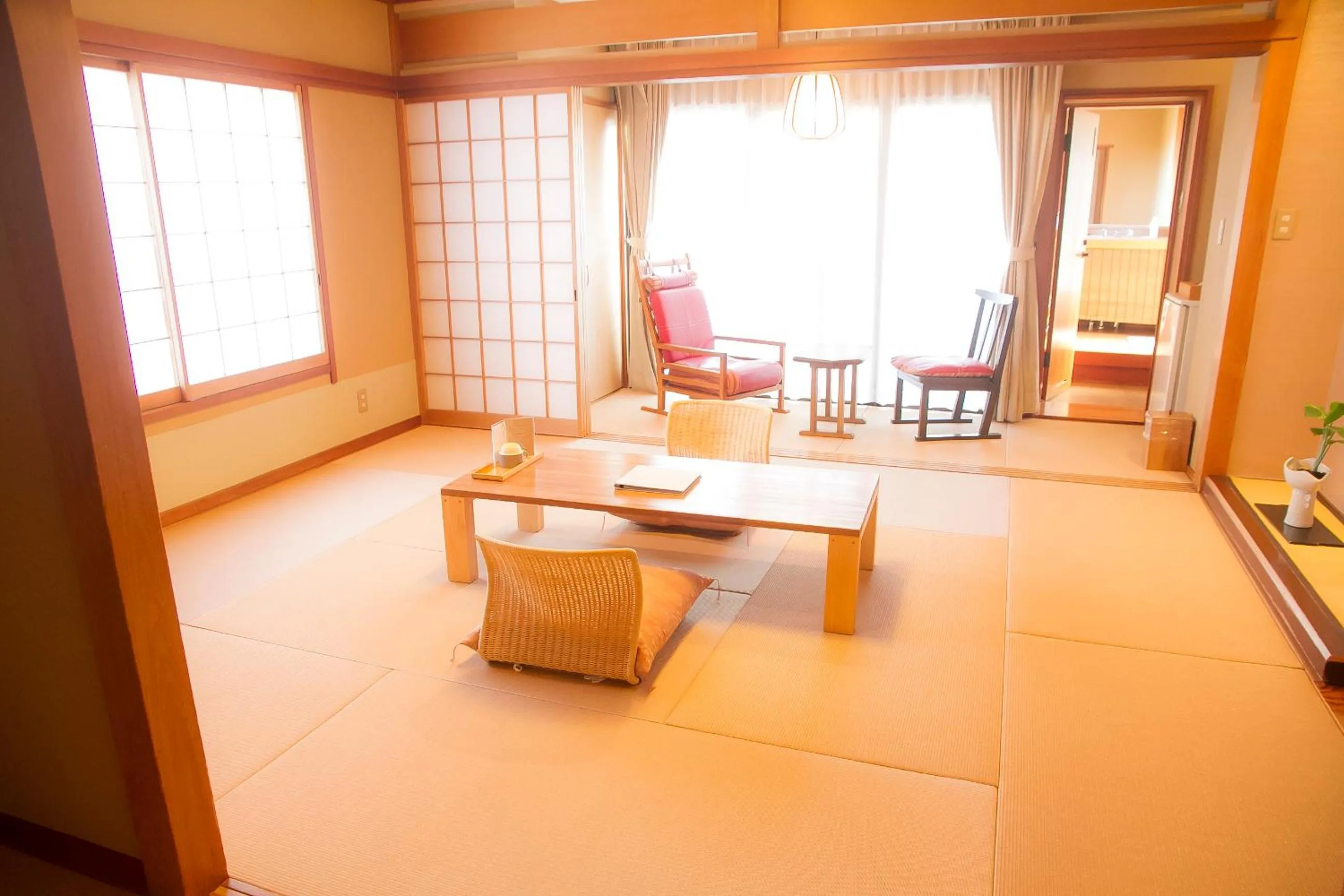 Photo of the whole room in Yugawara Retreat Goen no Mori