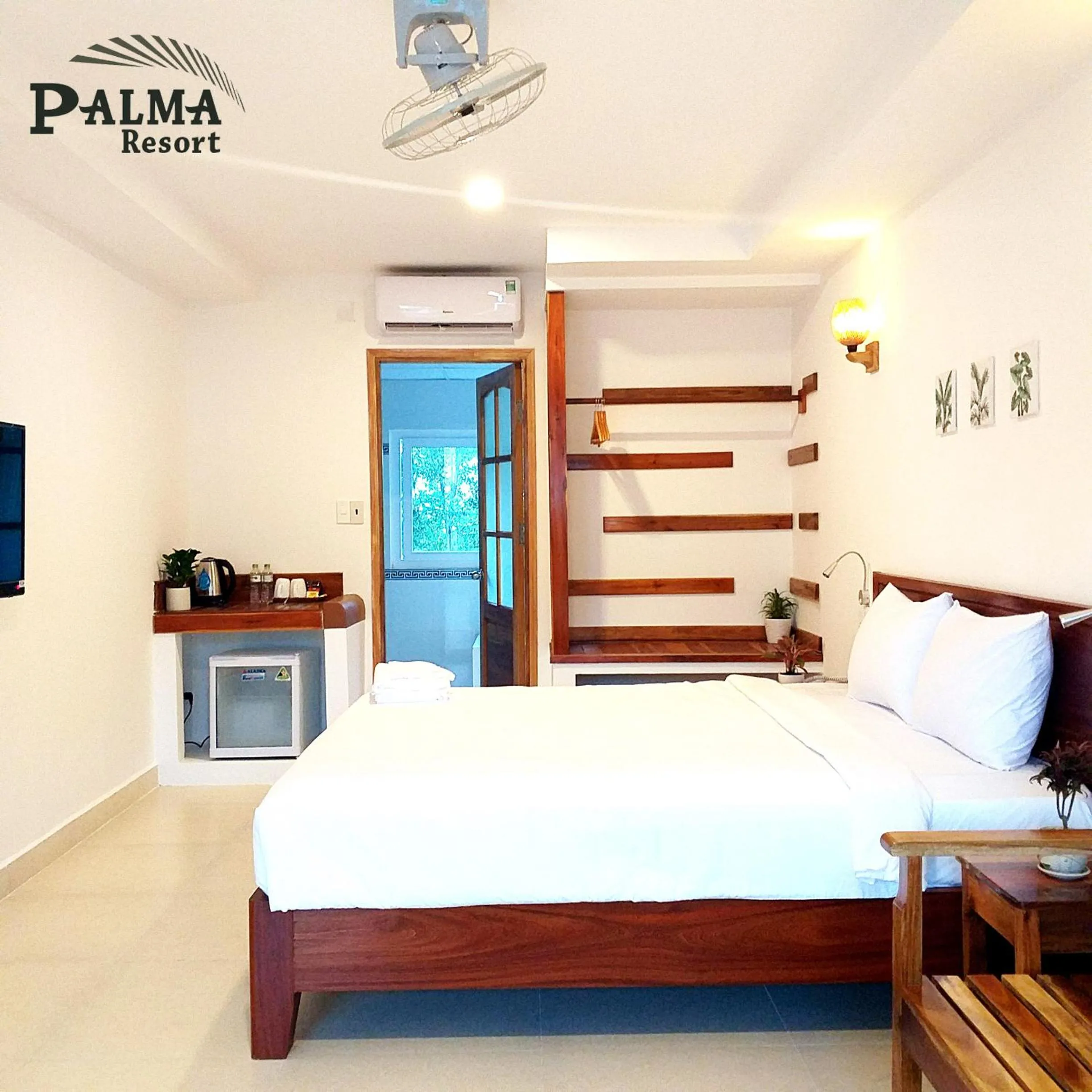 Property building, Bed in Palma Resort