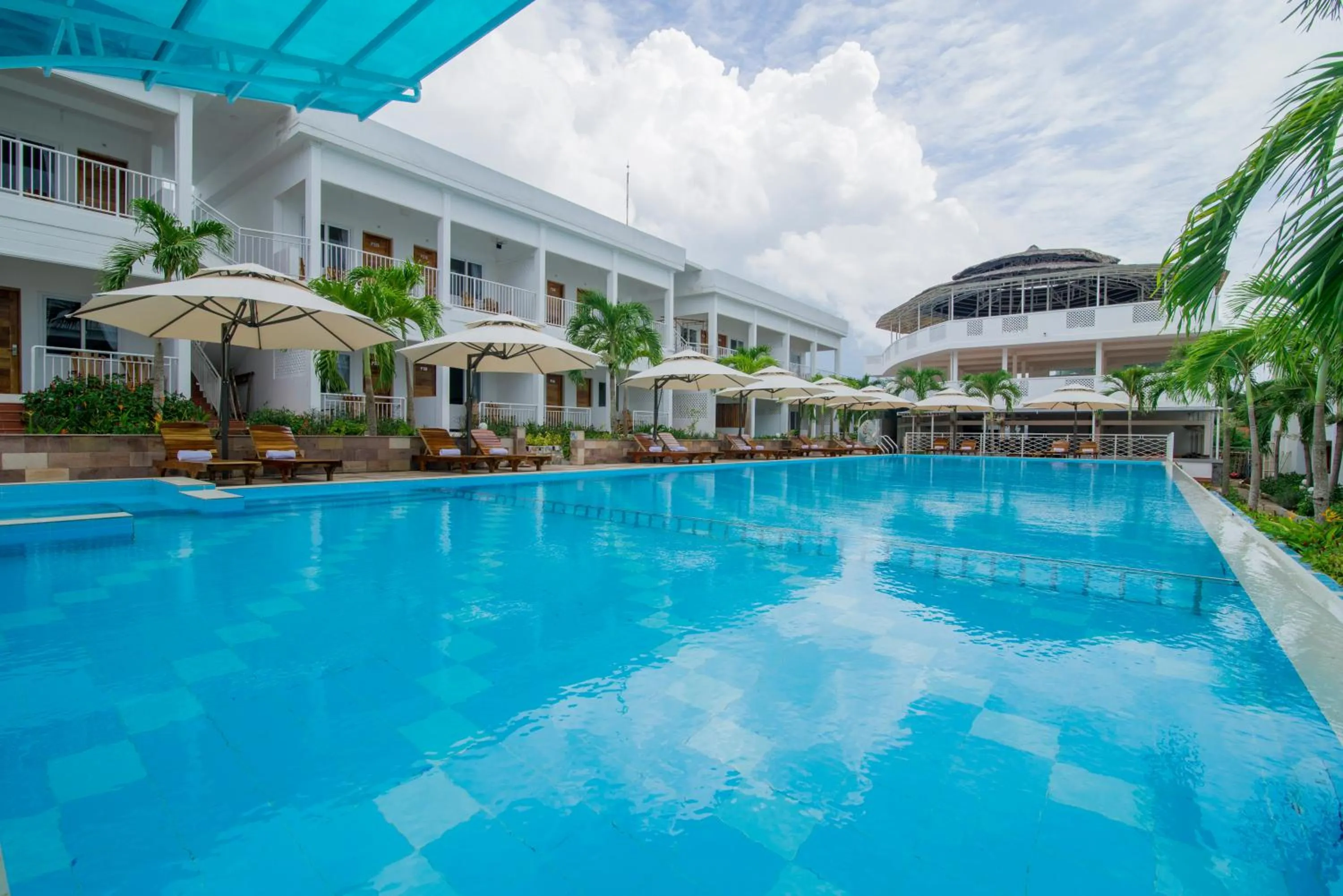 Swimming pool in Palma Resort